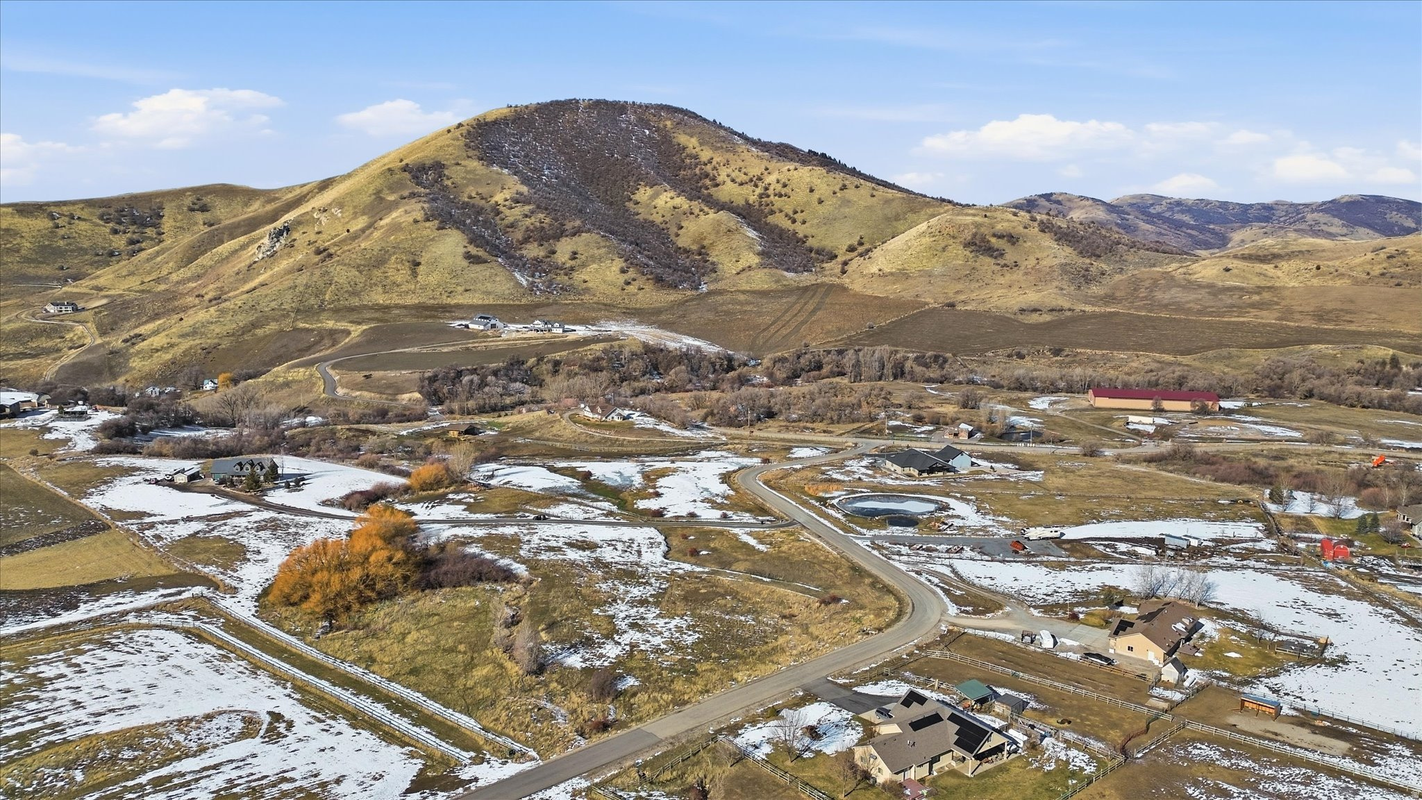 MAPLE CREEK - Land