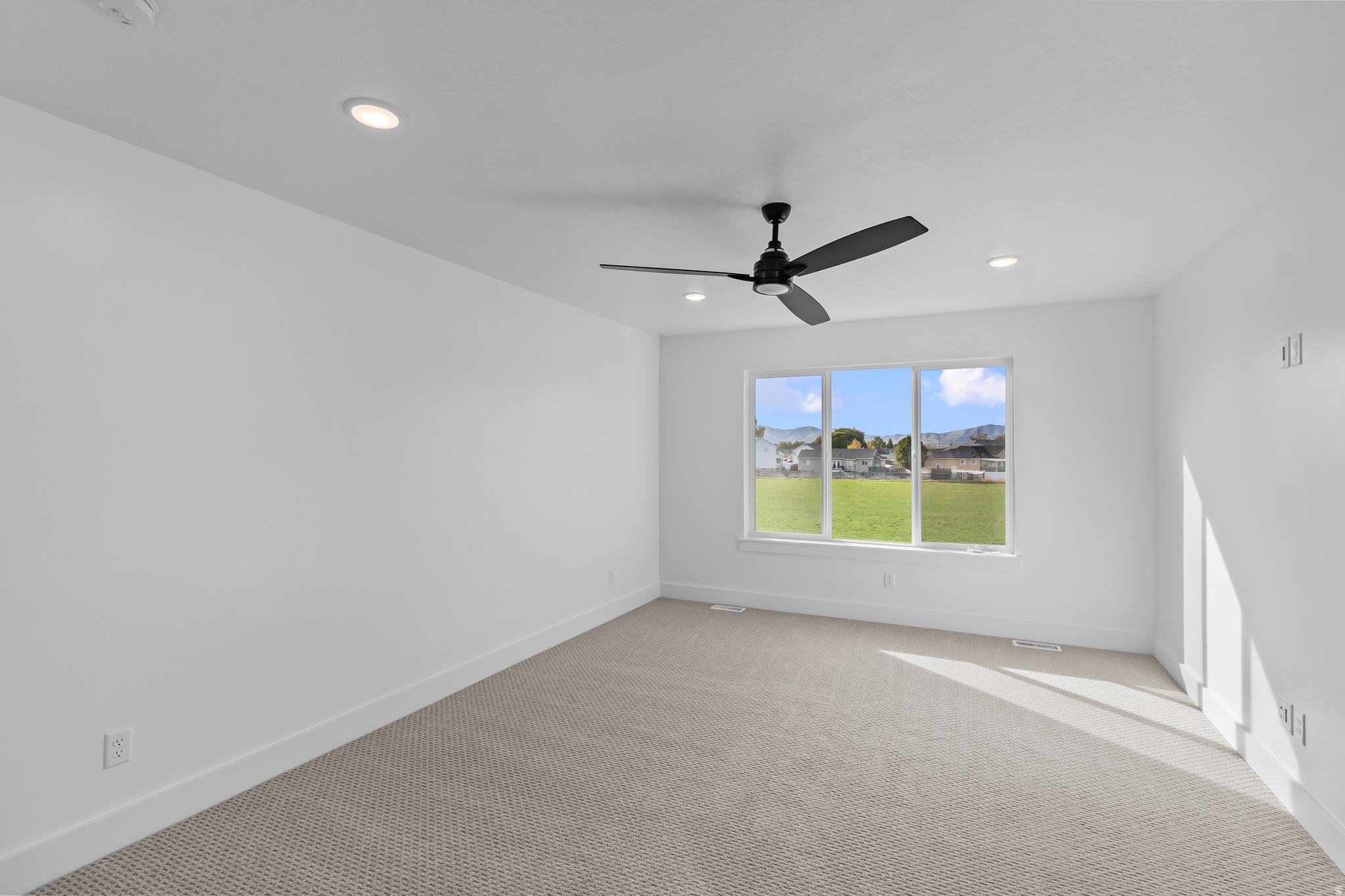 RIDGELINE PARK - Residential