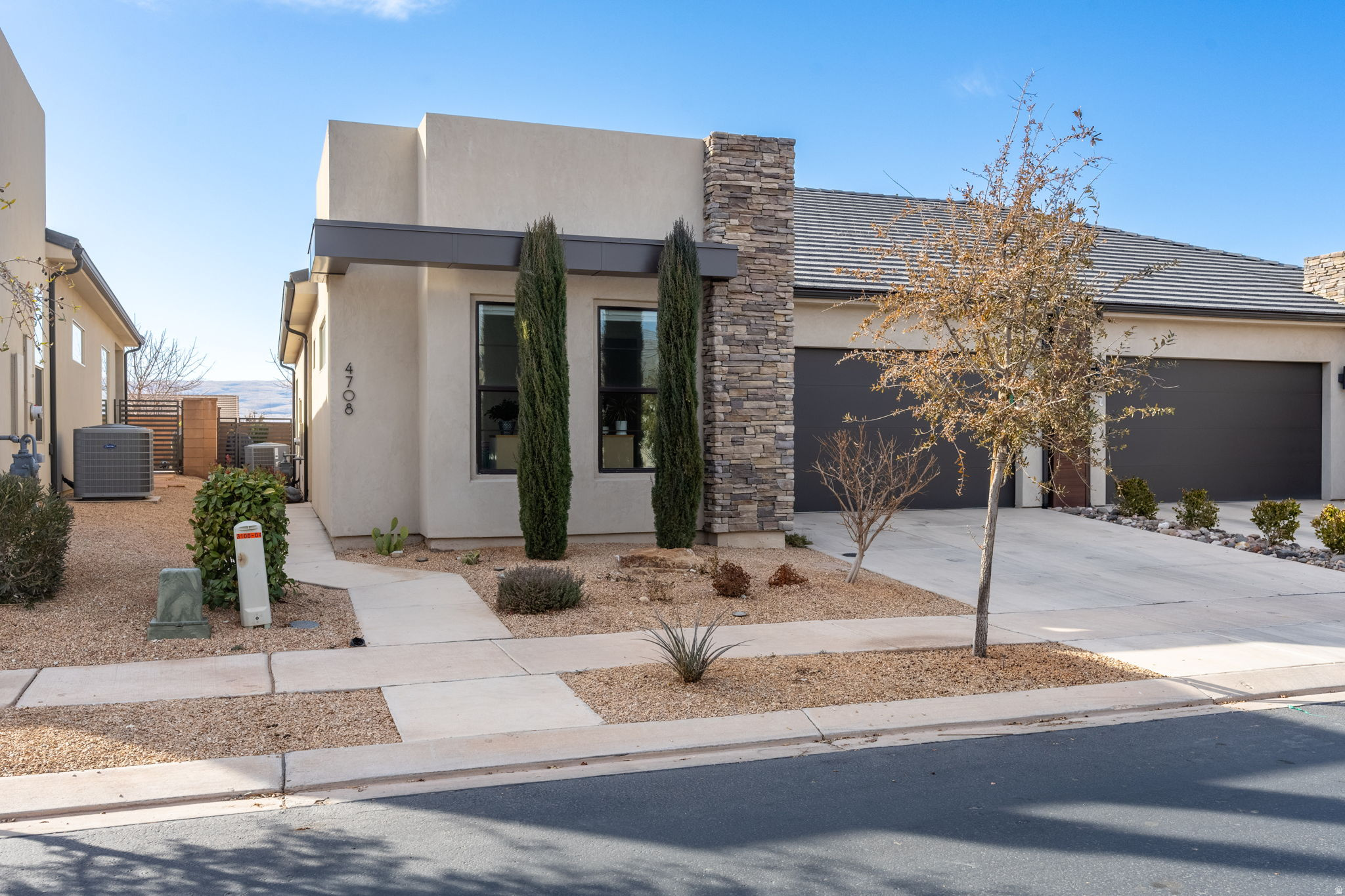 VILLAS AT SUN RIVER PH 2 - Residential