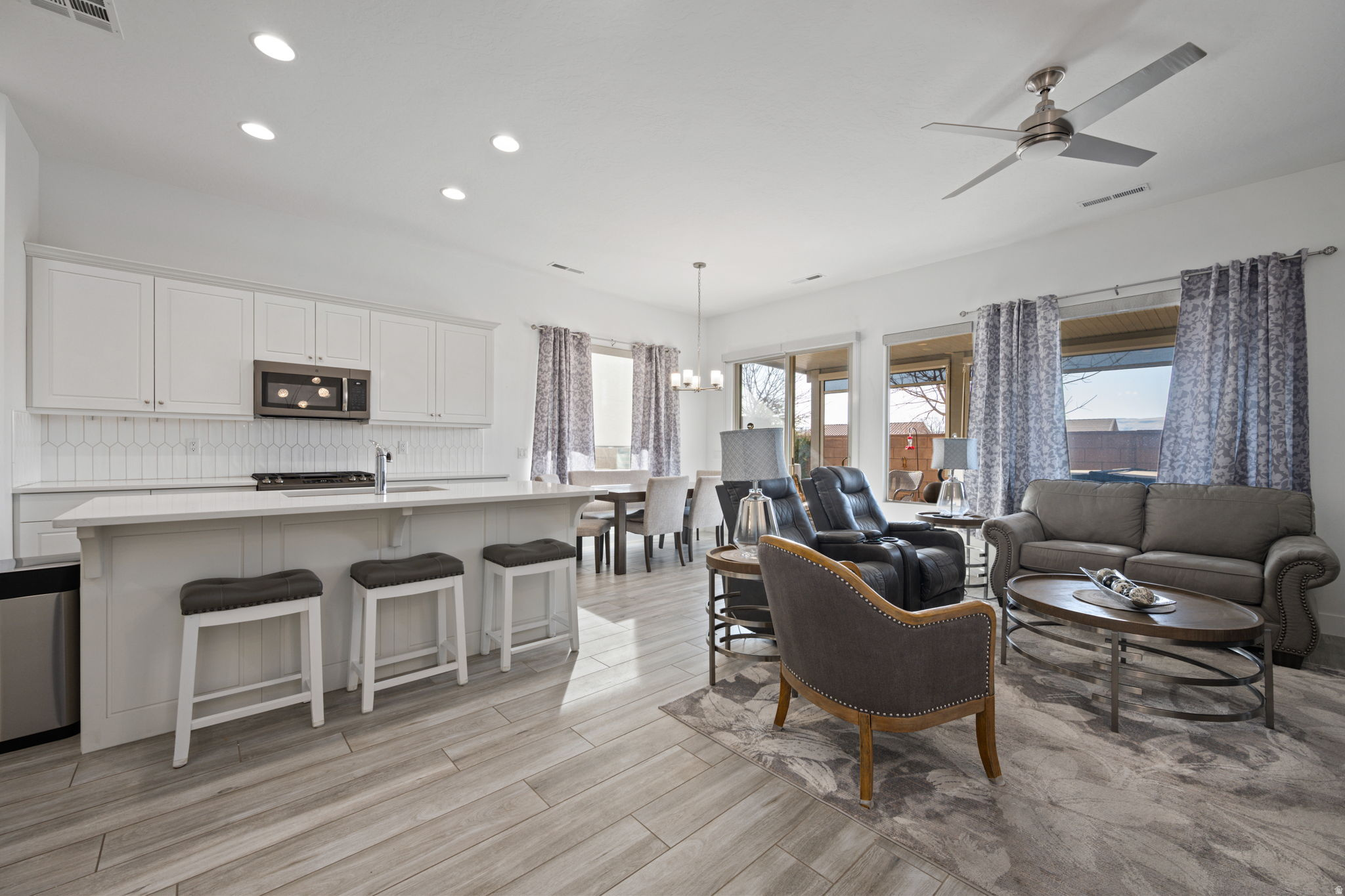 VILLAS AT SUN RIVER PH 2 - Residential