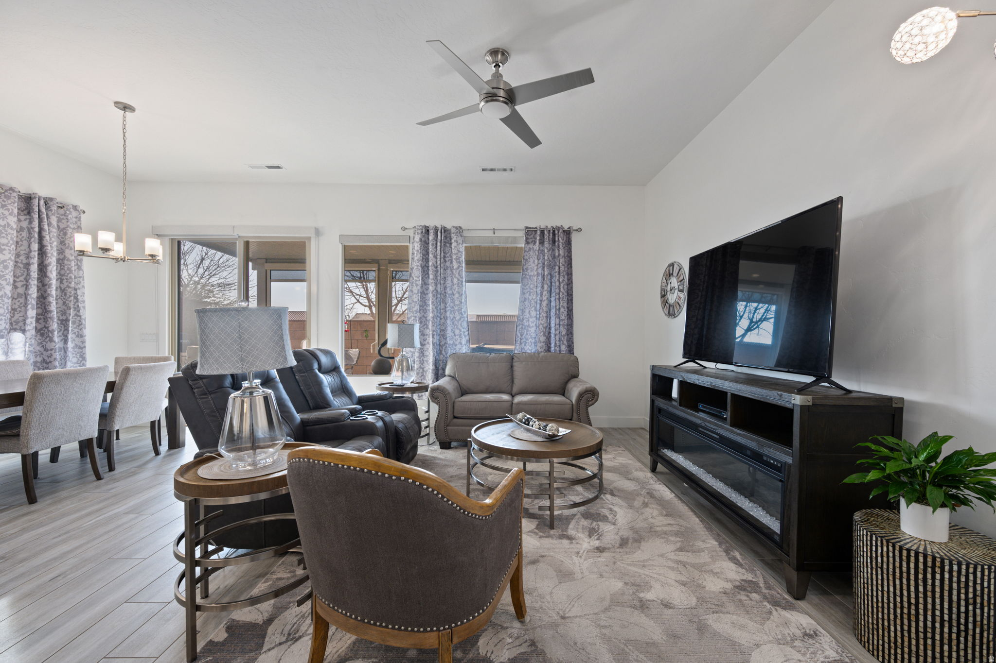 VILLAS AT SUN RIVER PH 2 - Residential