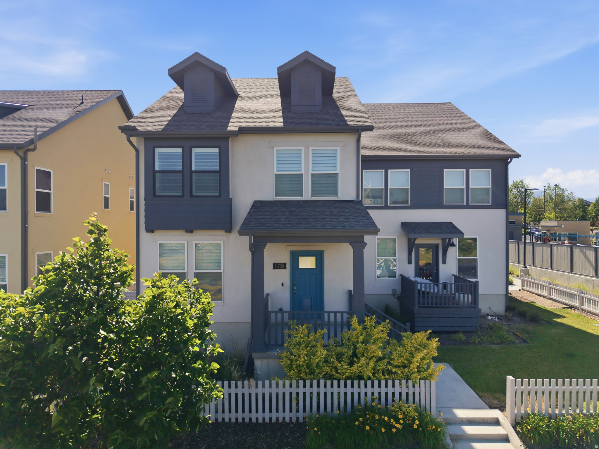 DAYBREAK - Residential