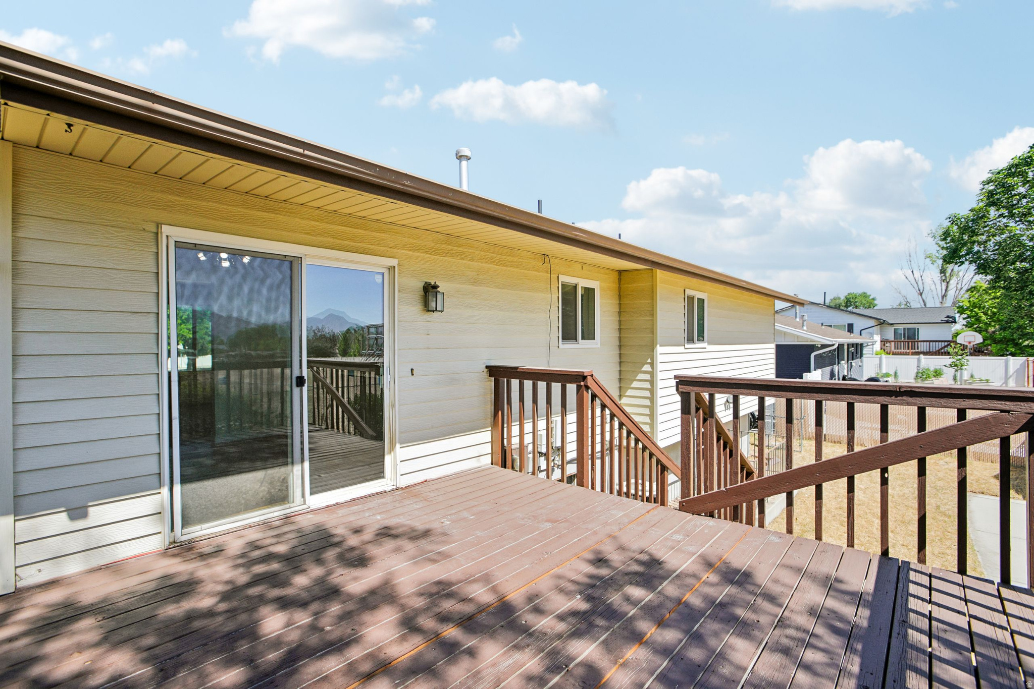 SUMMER WOOD - Residential
