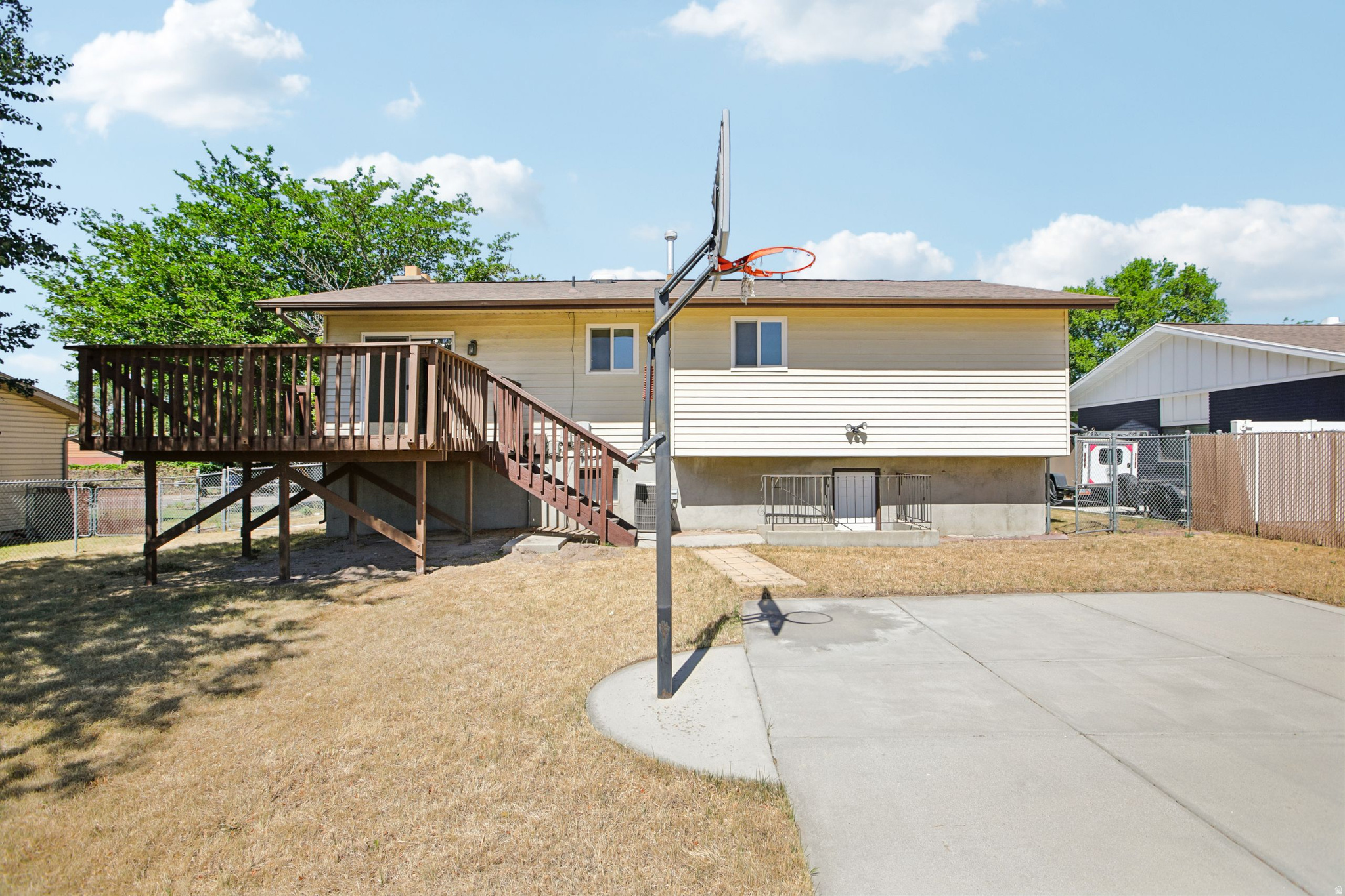 SUMMER WOOD - Residential