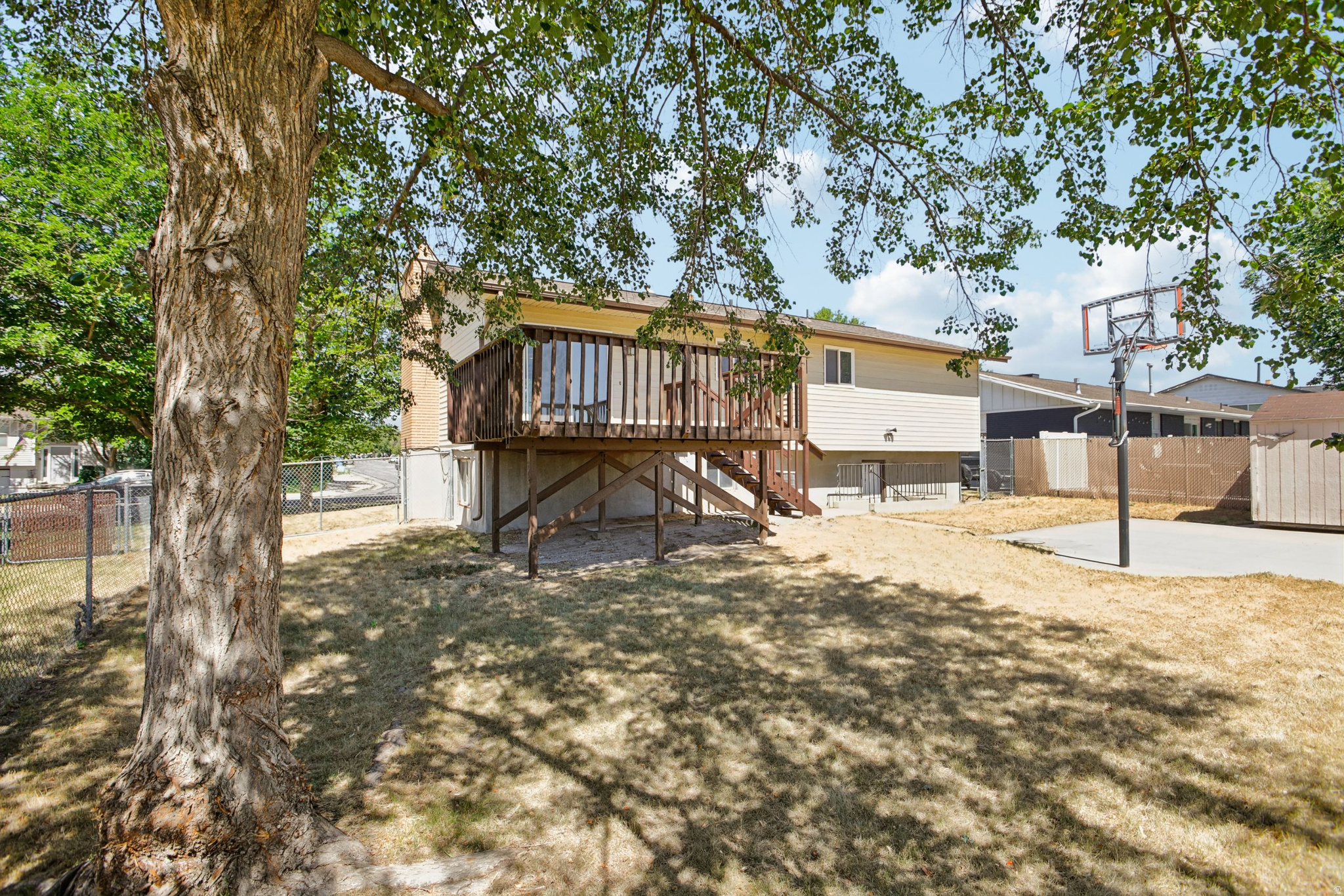 SUMMER WOOD - Residential
