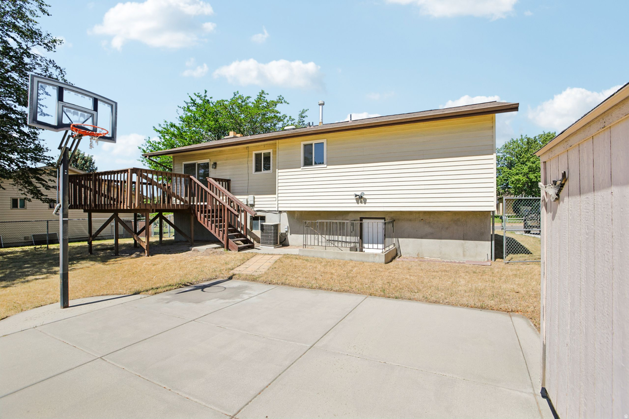 SUMMER WOOD - Residential