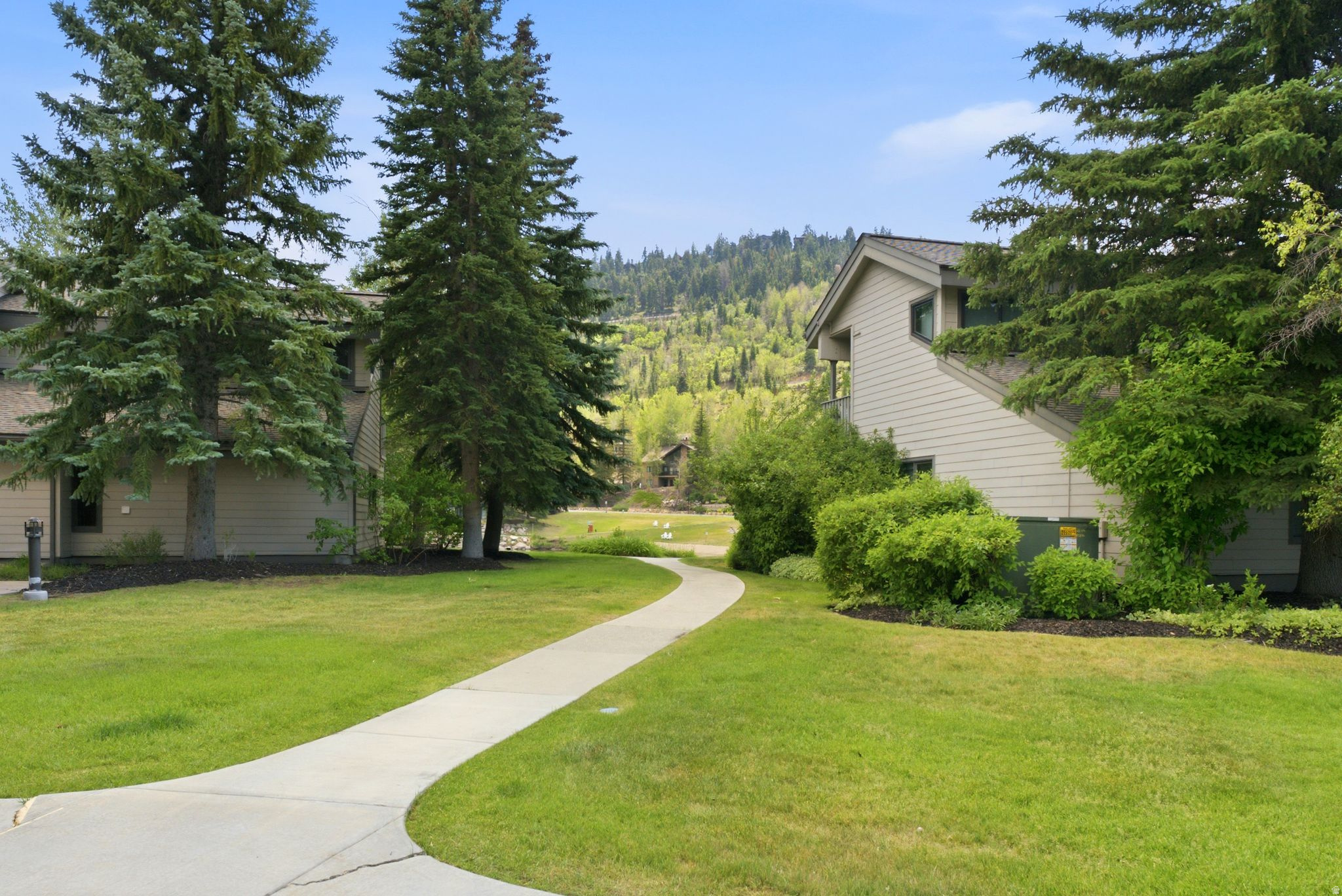 FAWNGROVE CONDOMINIUM - Residential