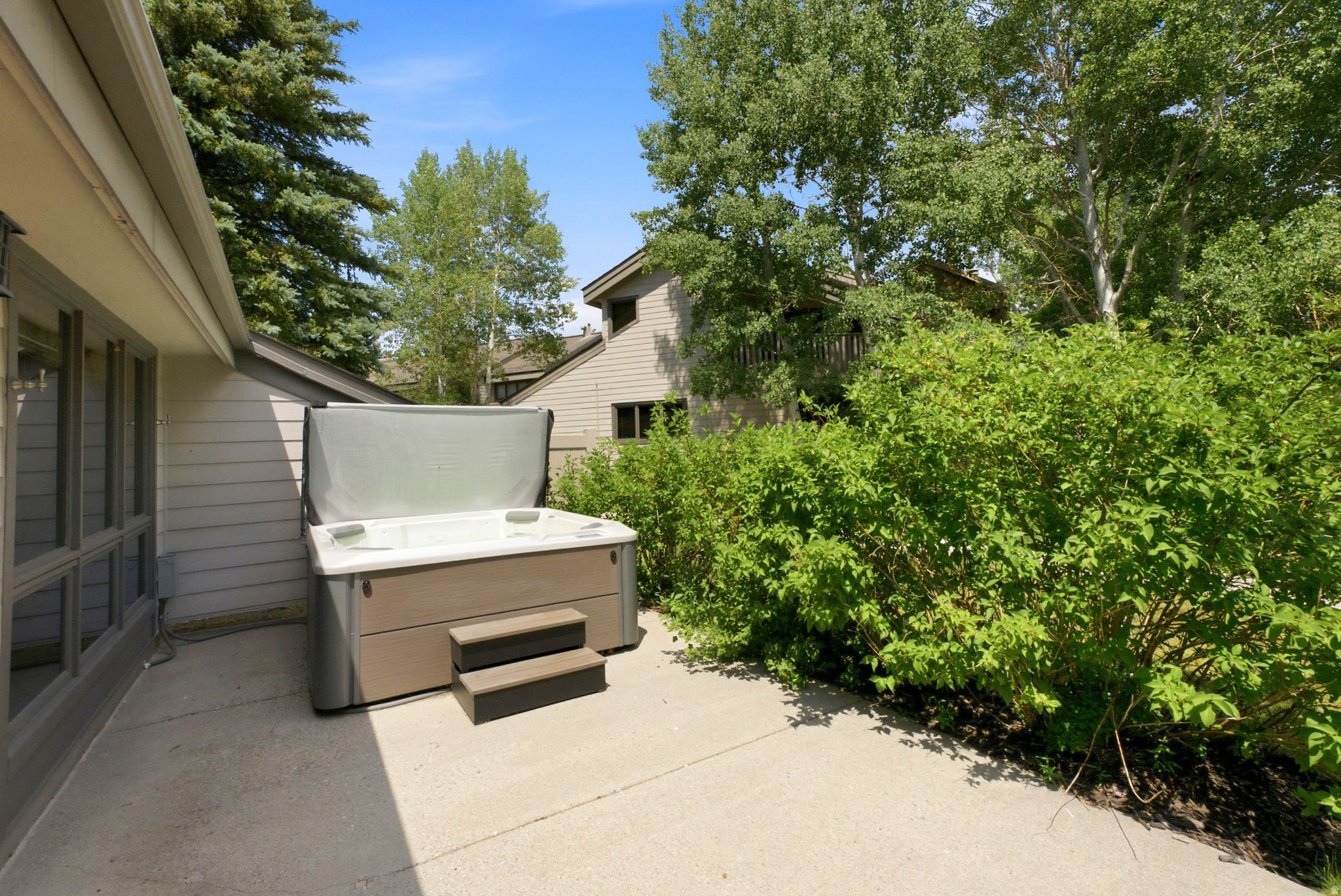 FAWNGROVE CONDOMINIUM - Residential