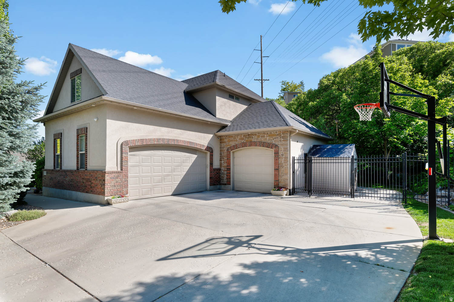 JUNIPER HEIGHTS - Residential