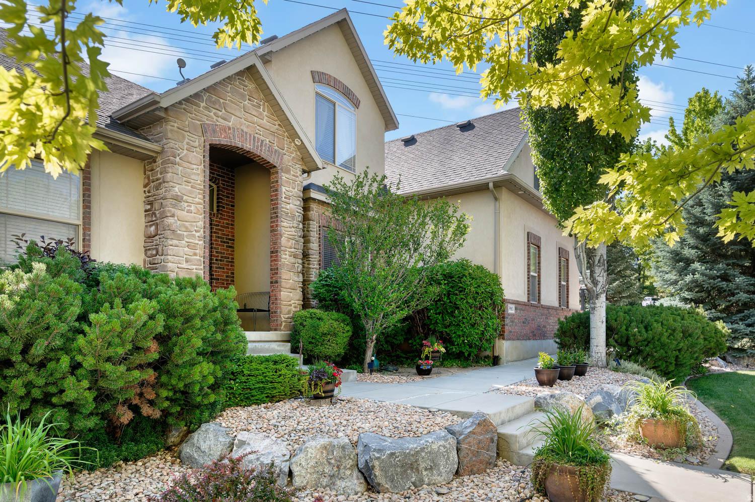 JUNIPER HEIGHTS - Residential