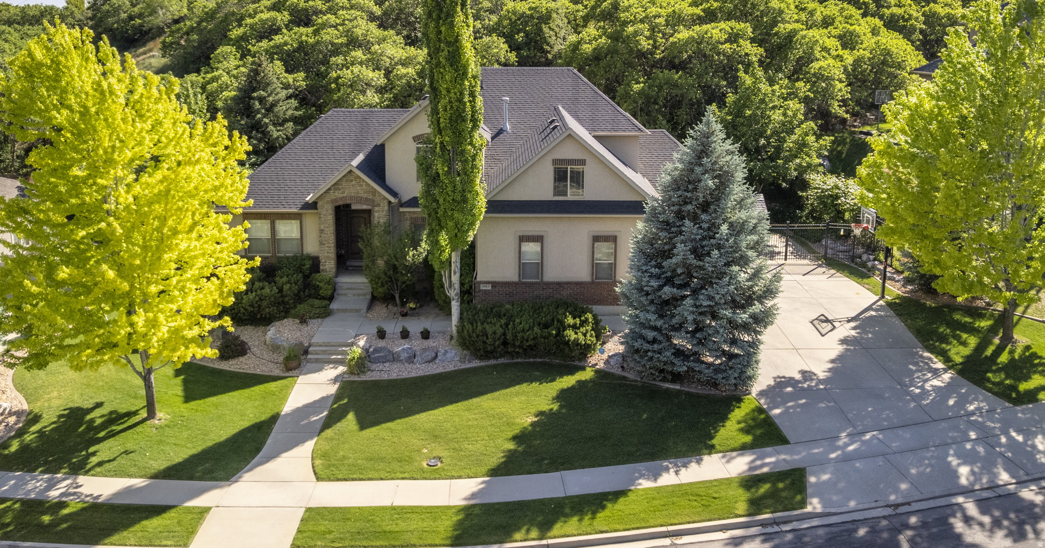 JUNIPER HEIGHTS - Residential