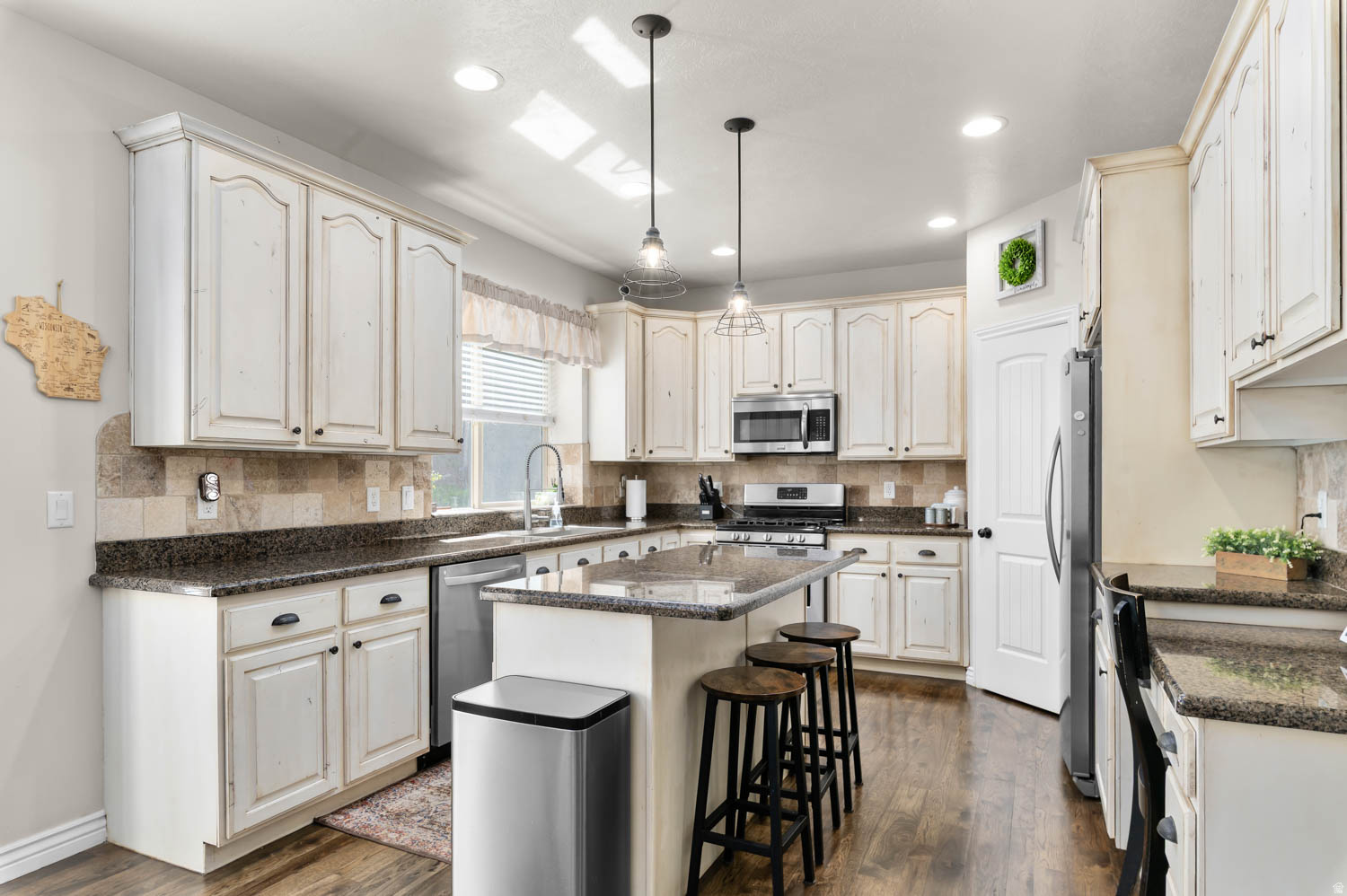 JUNIPER HEIGHTS - Residential