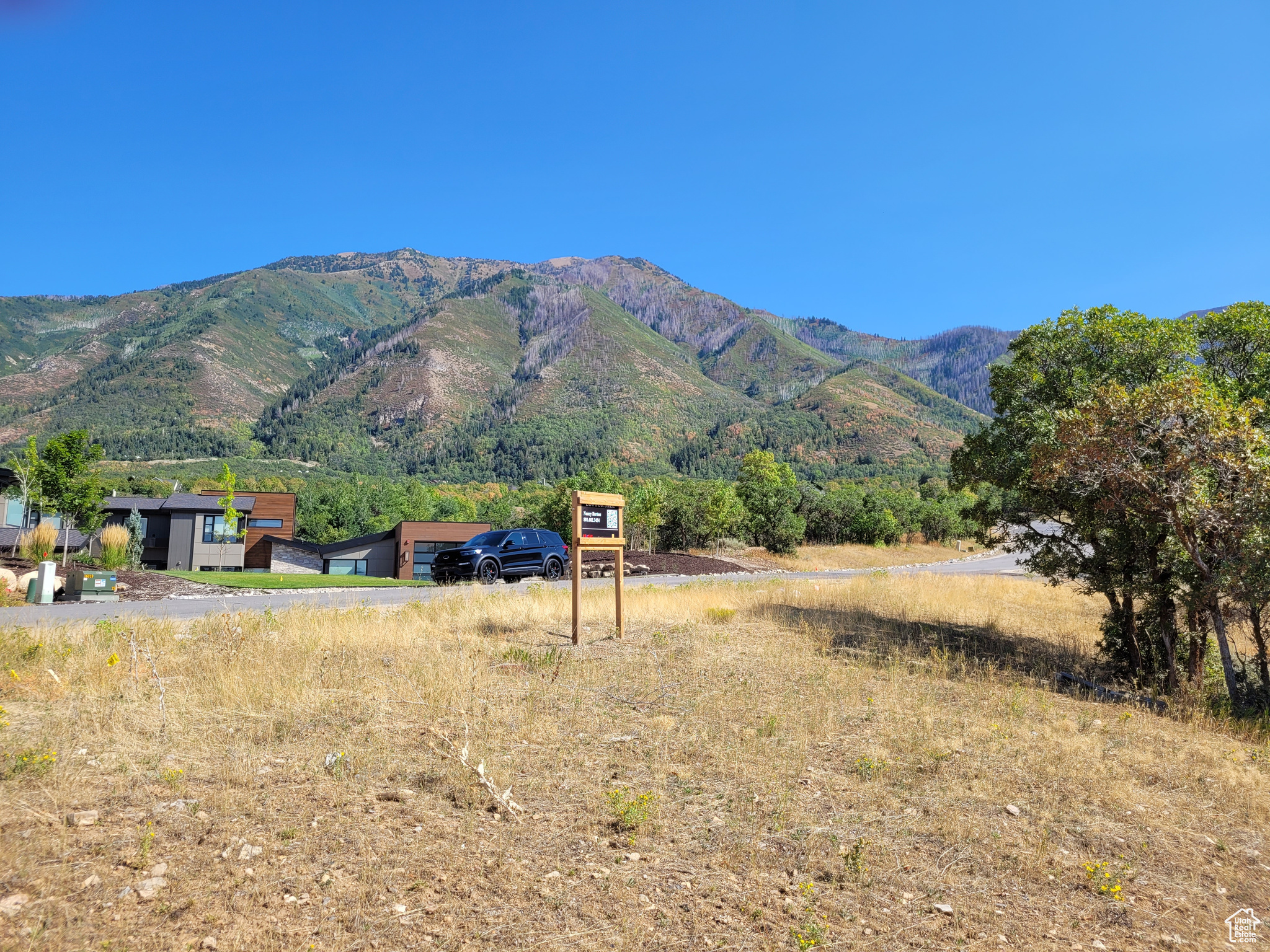 SUMMIT CREEK - Land