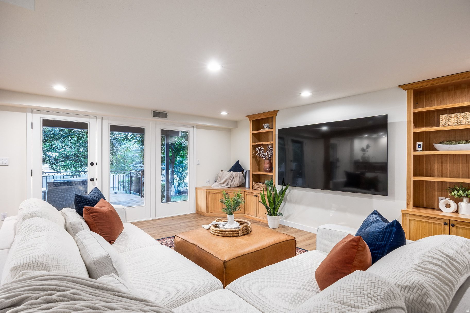 OLYMPUS COVE - Residential