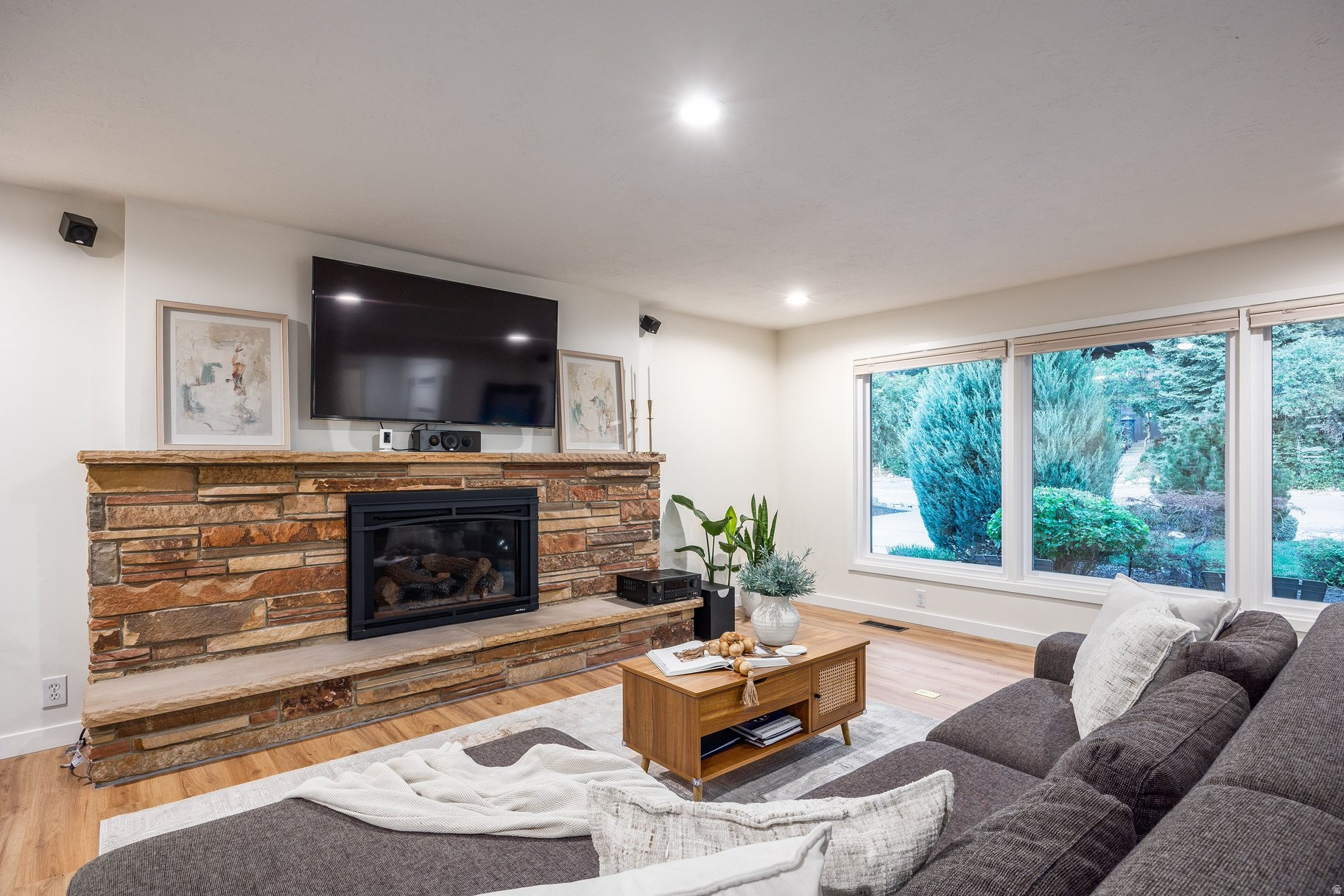 OLYMPUS COVE - Residential
