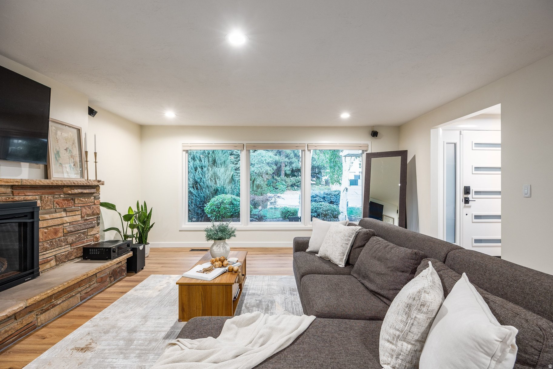 OLYMPUS COVE - Residential