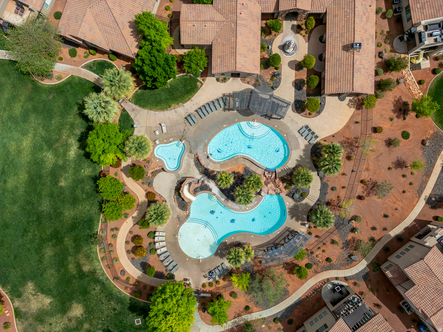 PARADISE VILLAGE - Residential