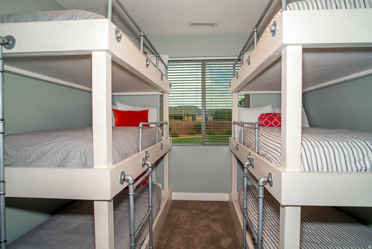 PARADISE VILLAGE - Residential
