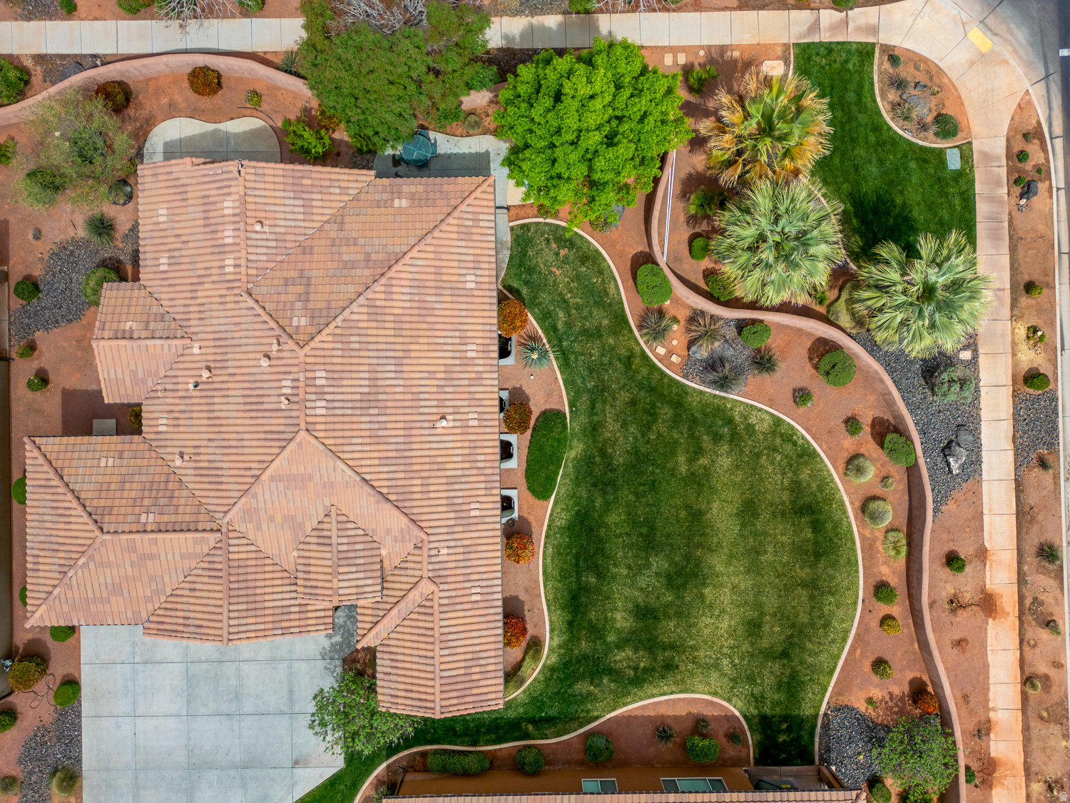 PARADISE VILLAGE - Residential