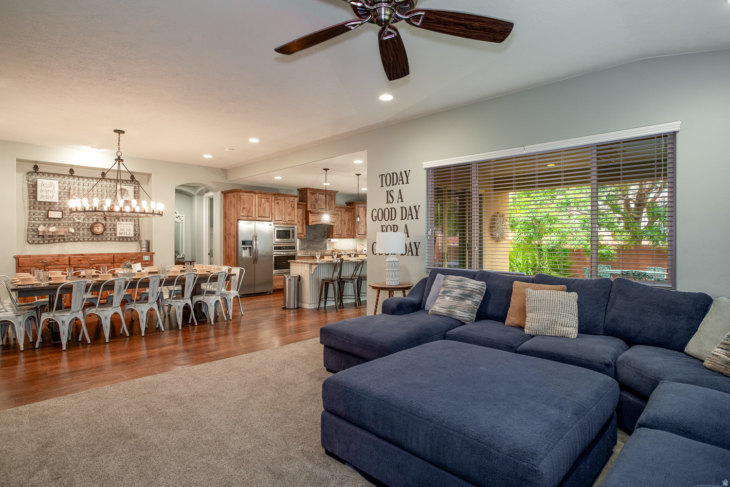 PARADISE VILLAGE - Residential