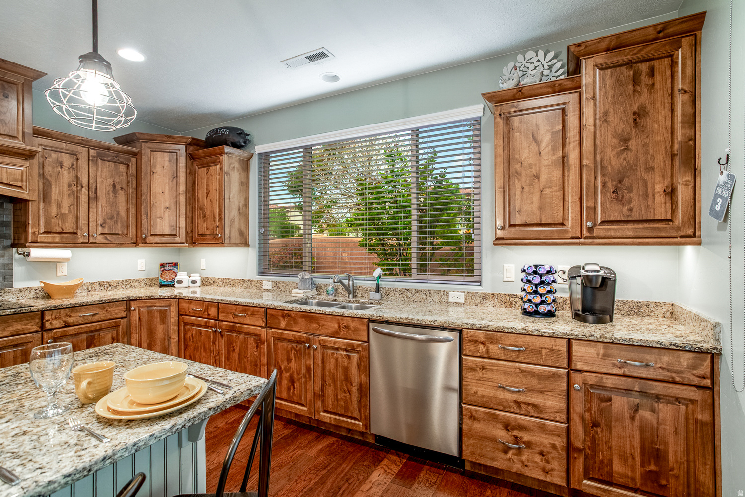 PARADISE VILLAGE - Residential