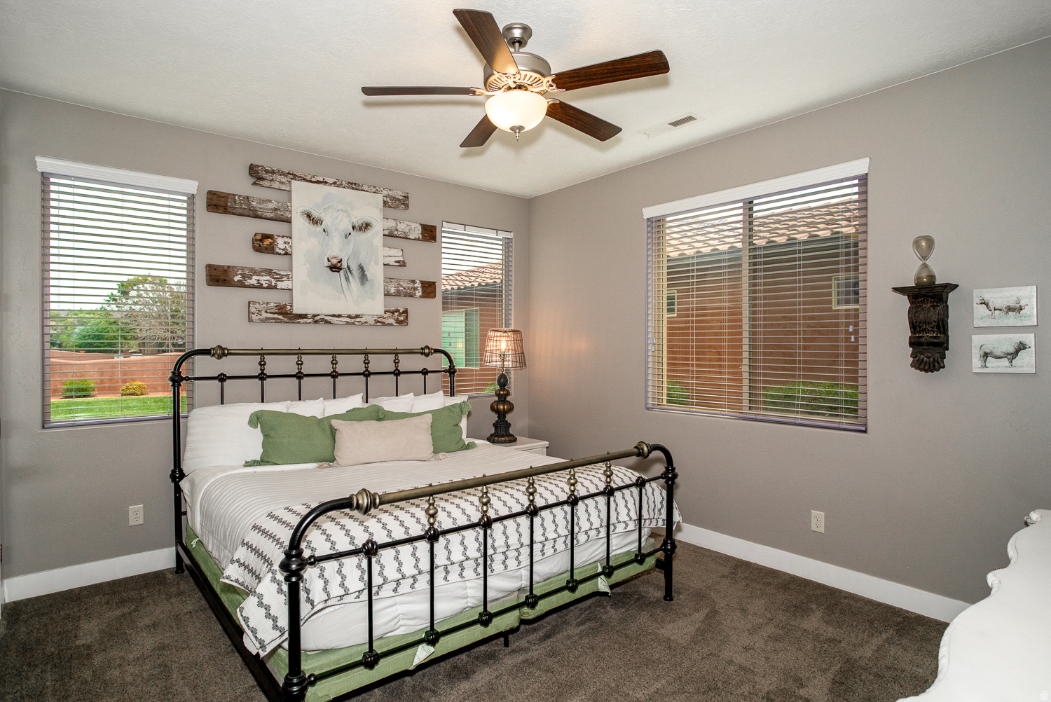 PARADISE VILLAGE - Residential
