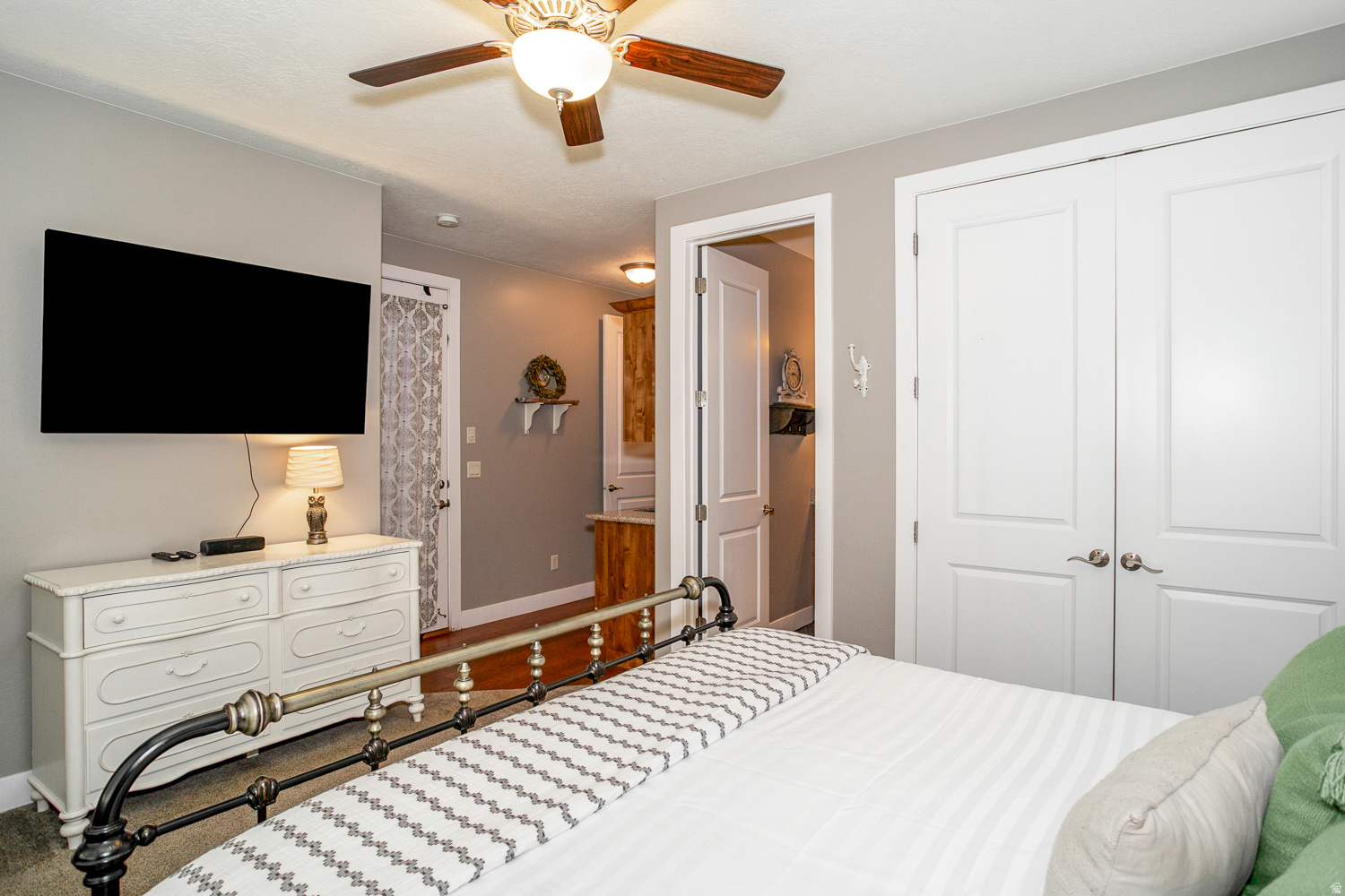 PARADISE VILLAGE - Residential