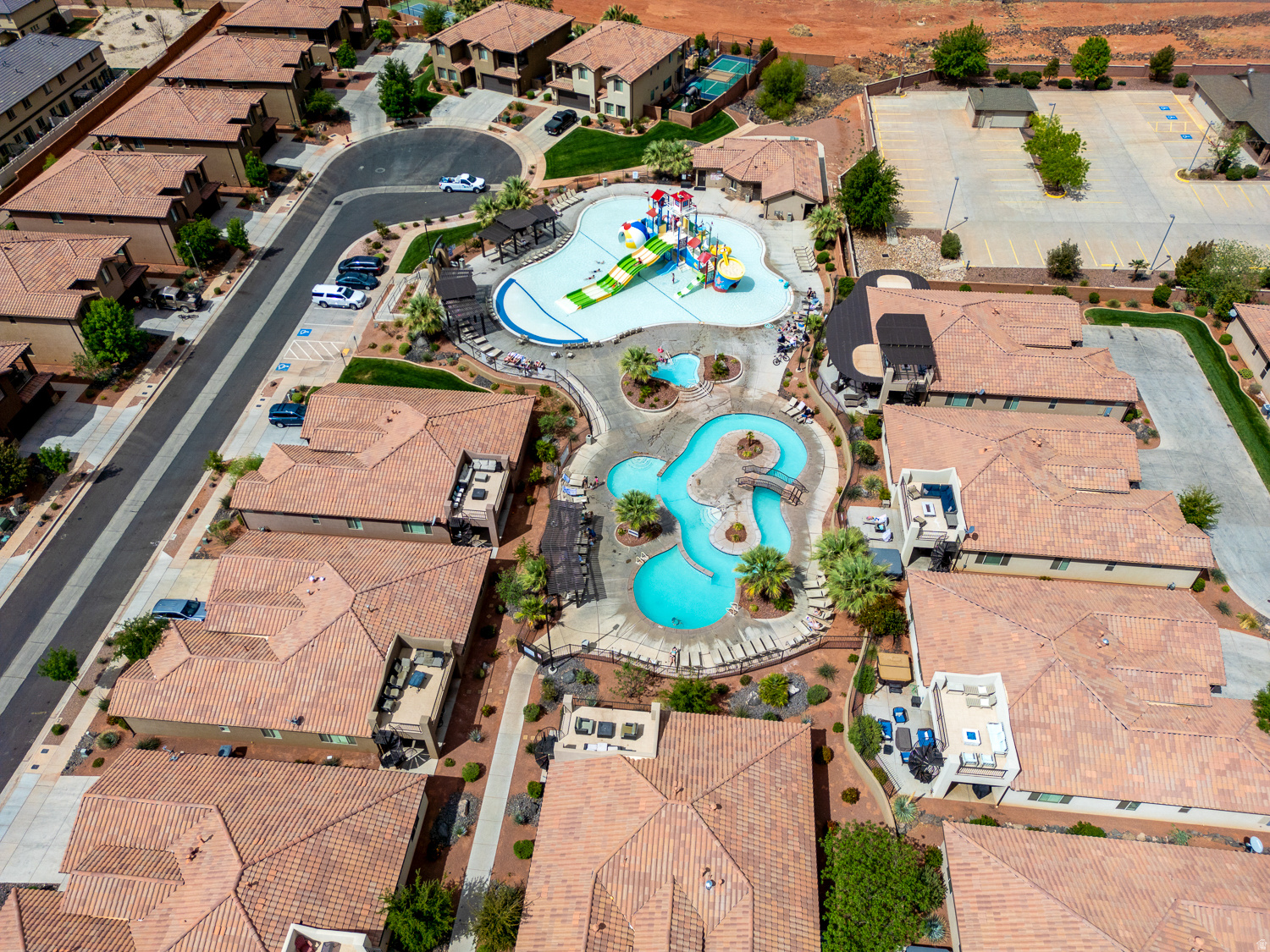 PARADISE VILLAGE - Residential