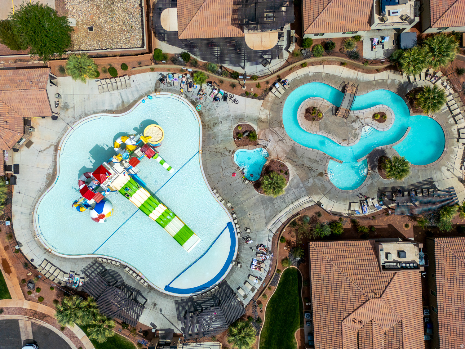PARADISE VILLAGE - Residential