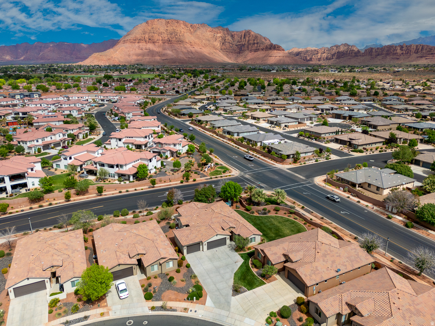 PARADISE VILLAGE - Residential