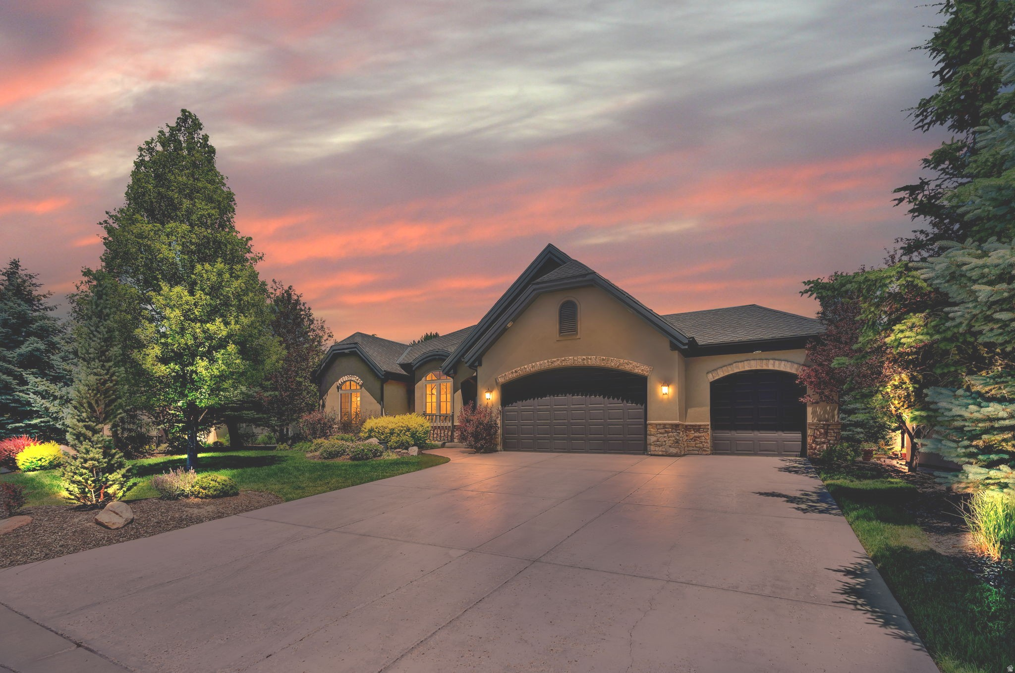 EAGLE CREST - Residential