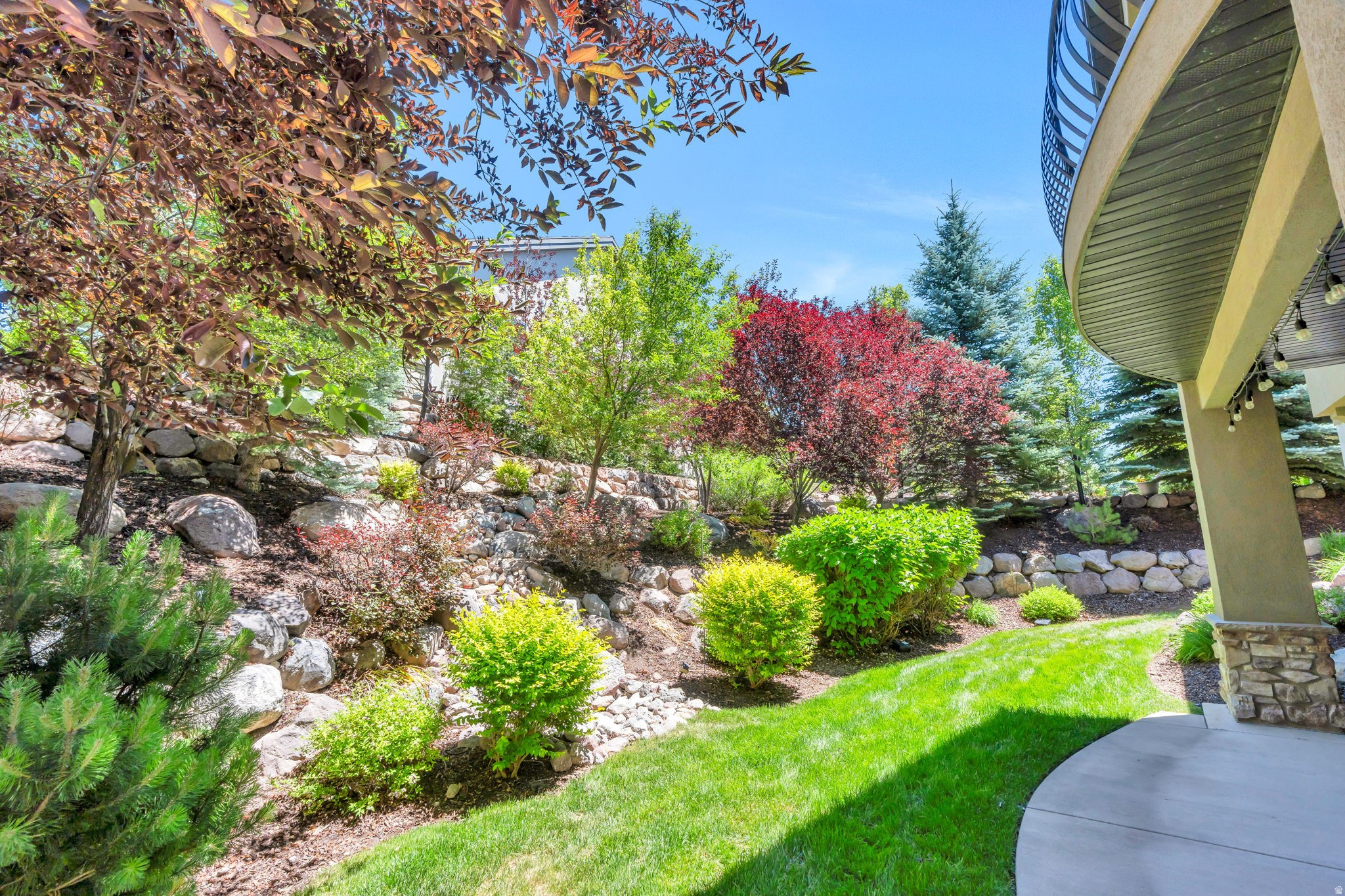 EAGLE CREST - Residential
