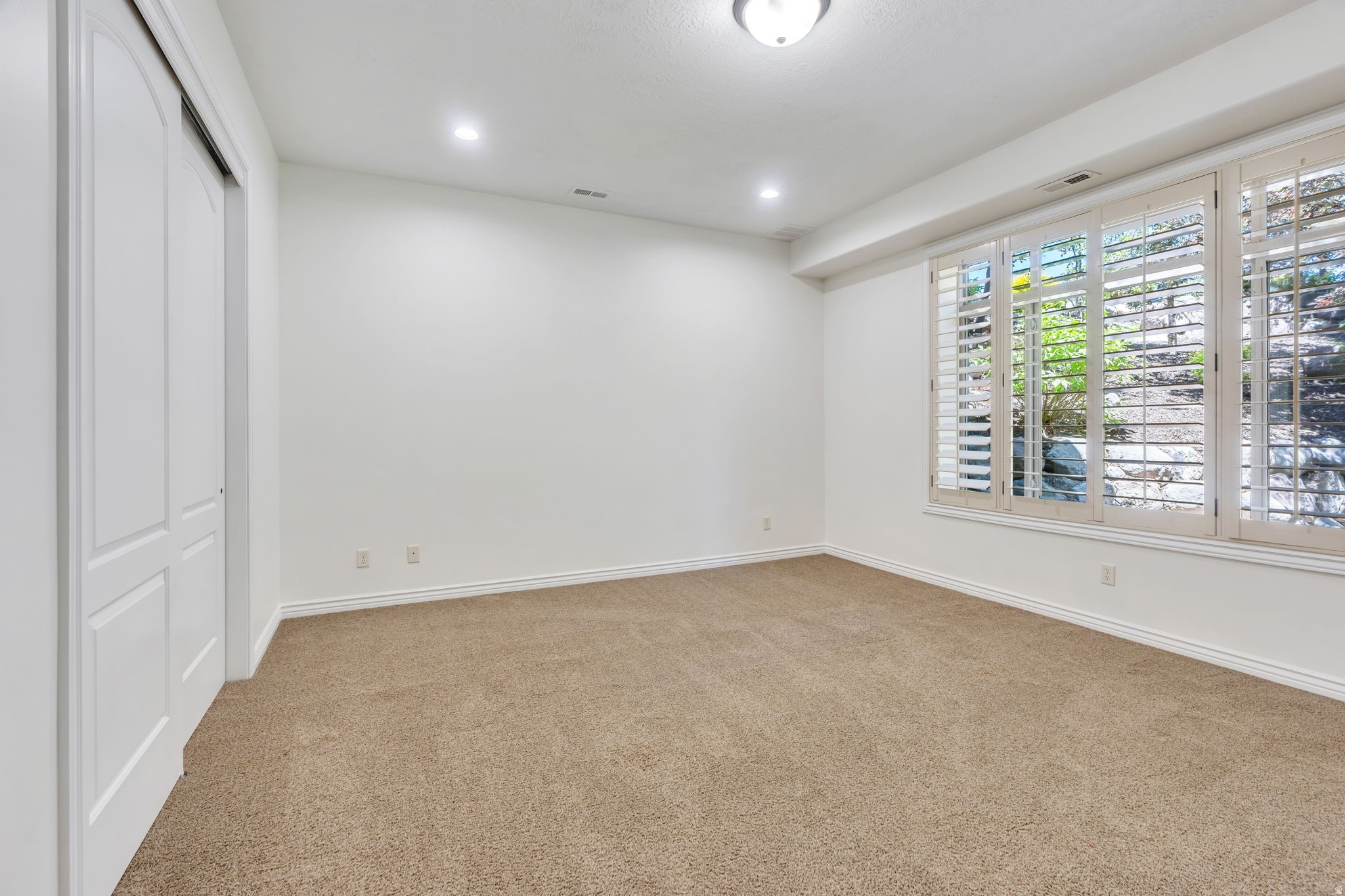 EAGLE CREST - Residential