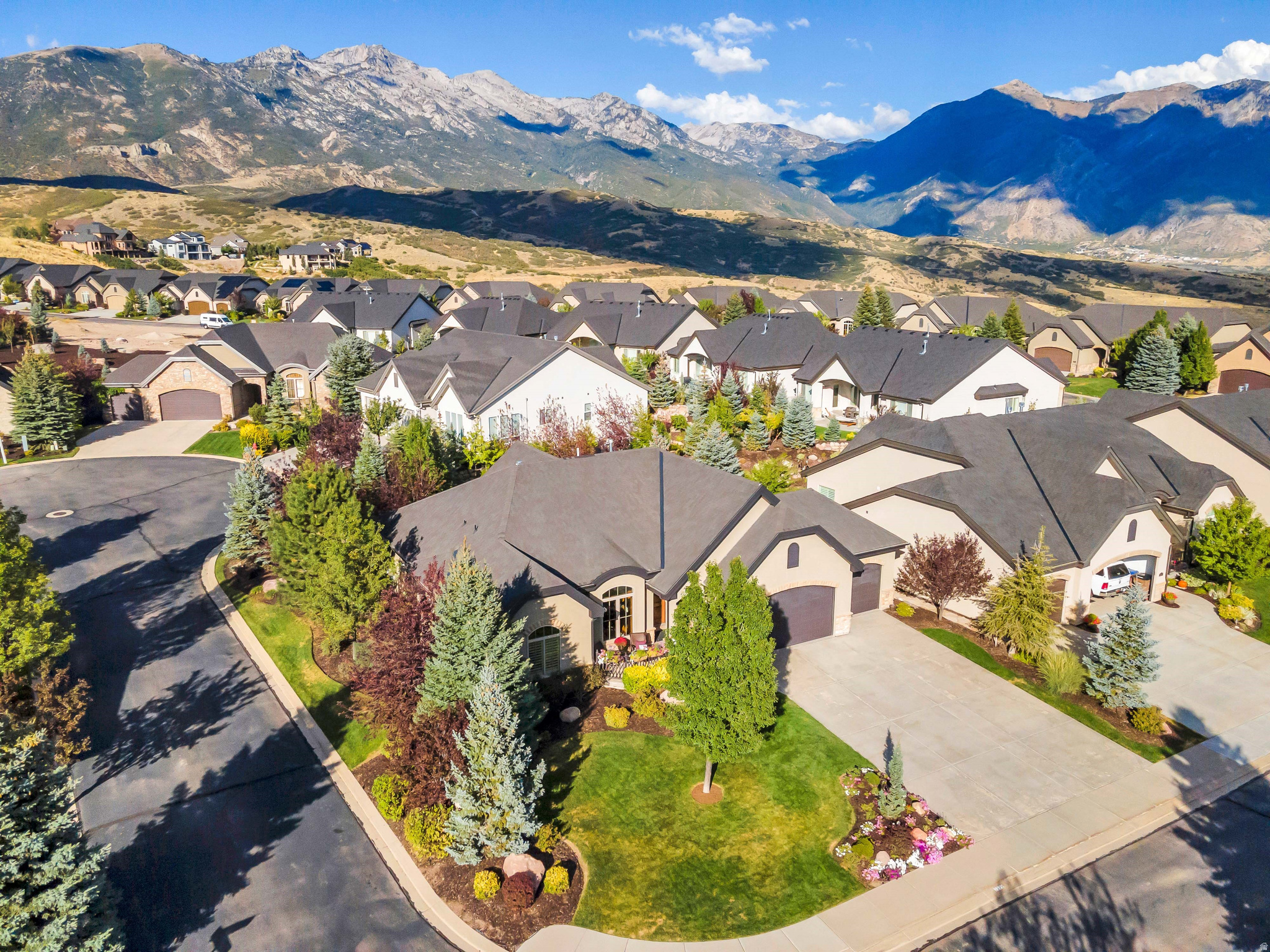 EAGLE CREST - Residential