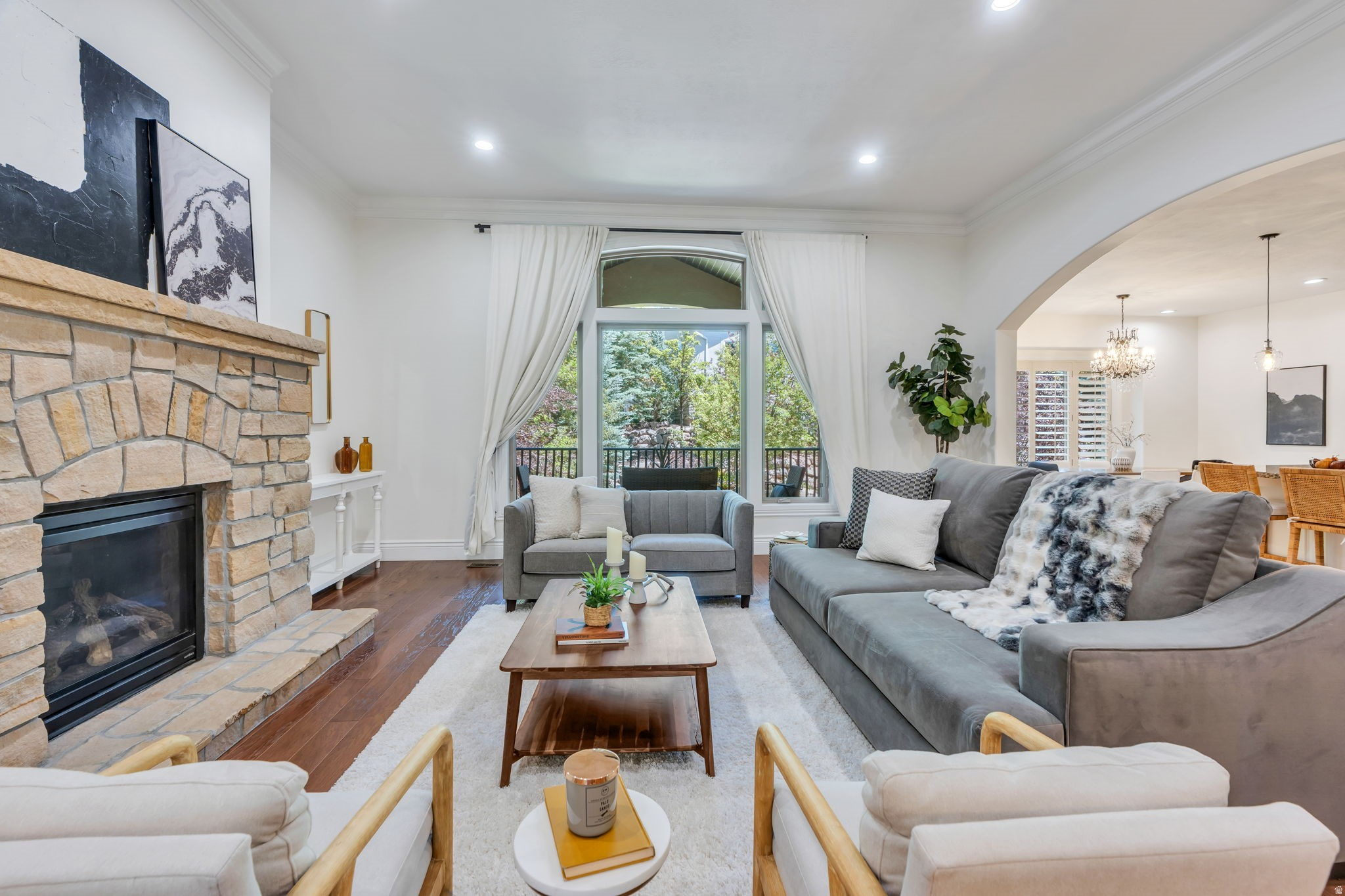 EAGLE CREST - Residential