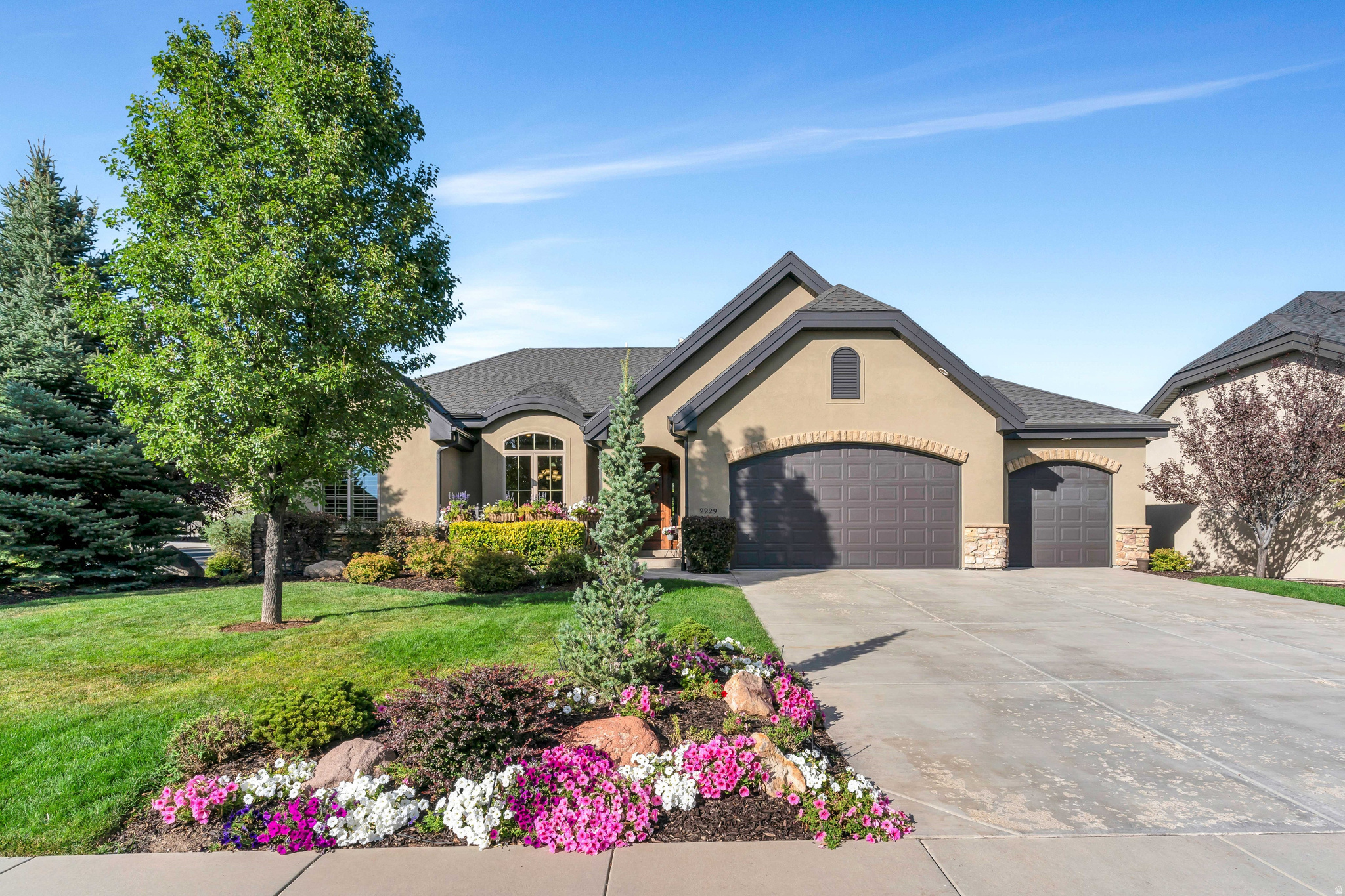 EAGLE CREST - Residential