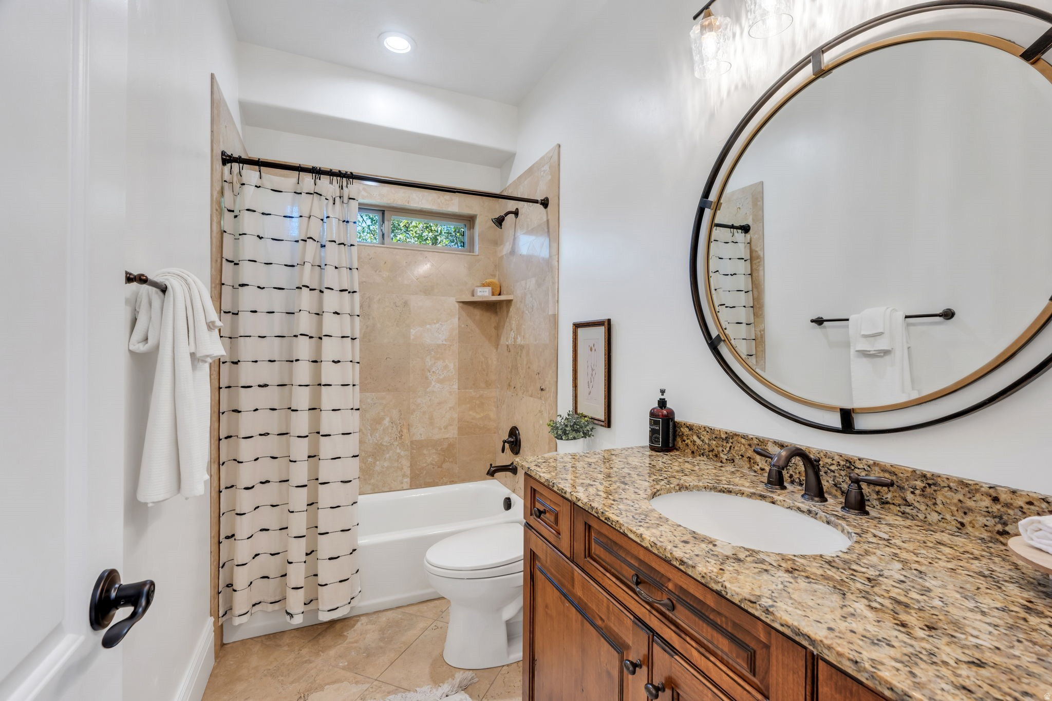 EAGLE CREST - Residential