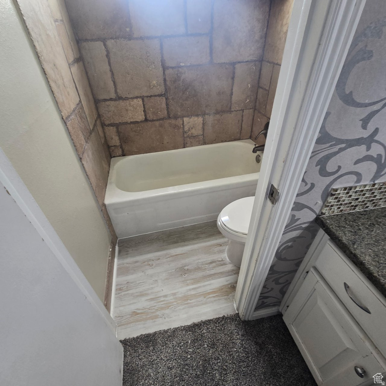 HOBBLE CREEK CONDOS - Residential Lease