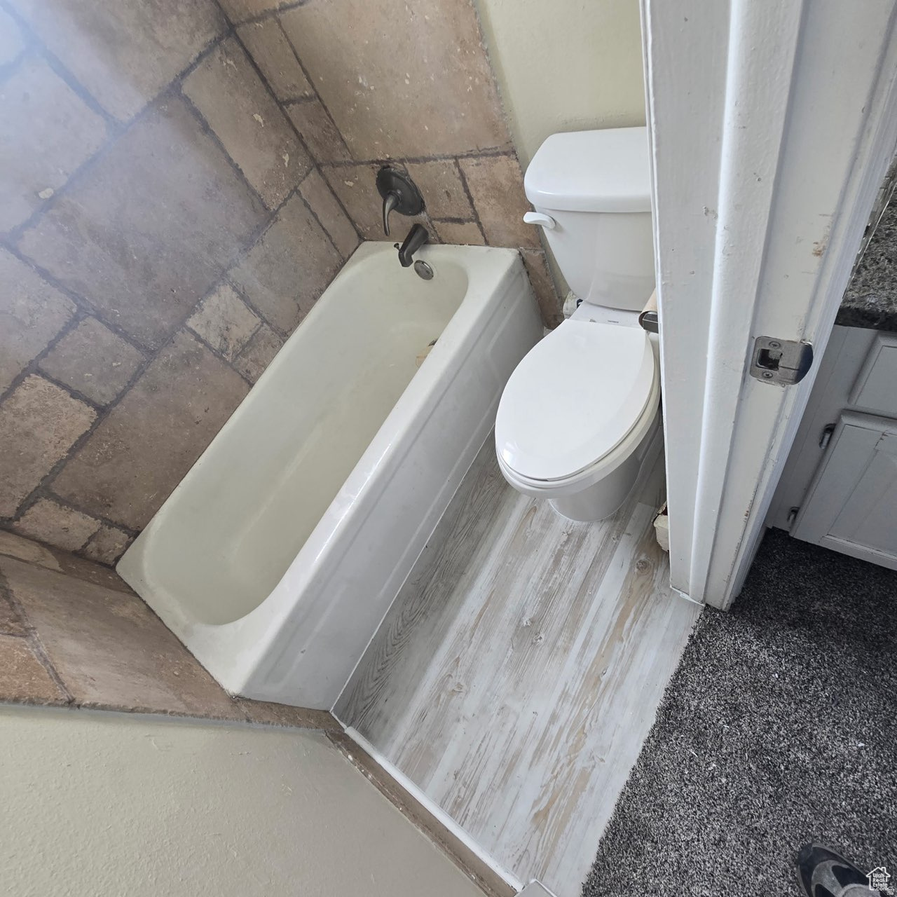 HOBBLE CREEK CONDOS - Residential Lease