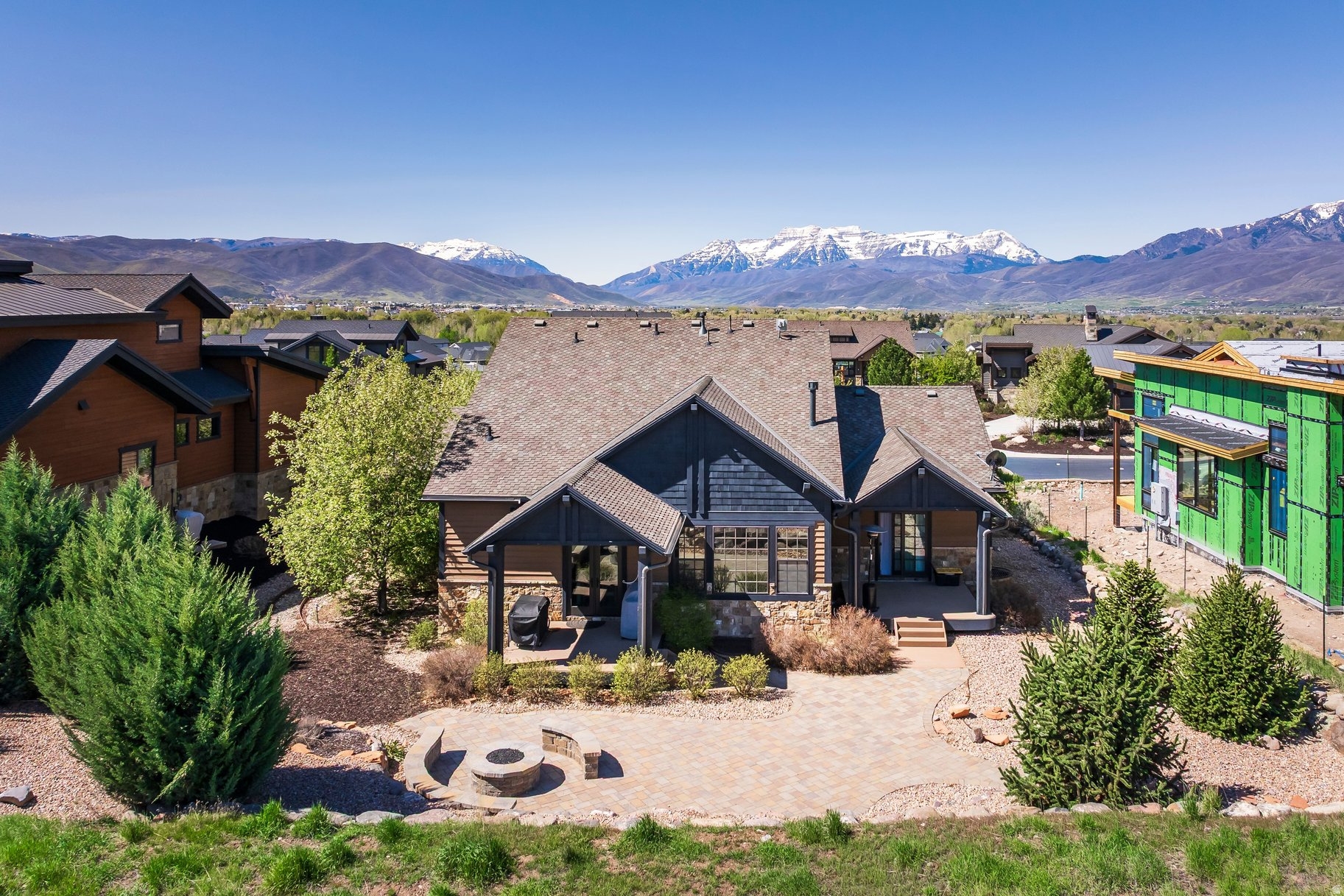 RED LEDGES - Residential