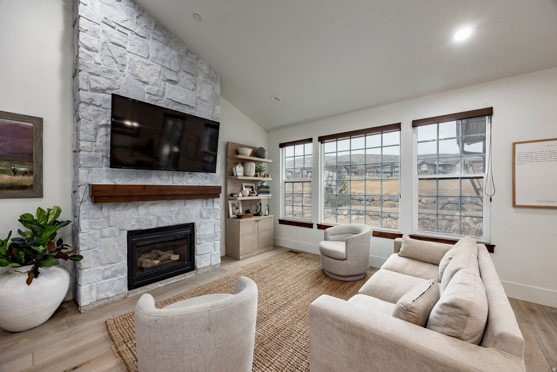 RED LEDGES - Residential