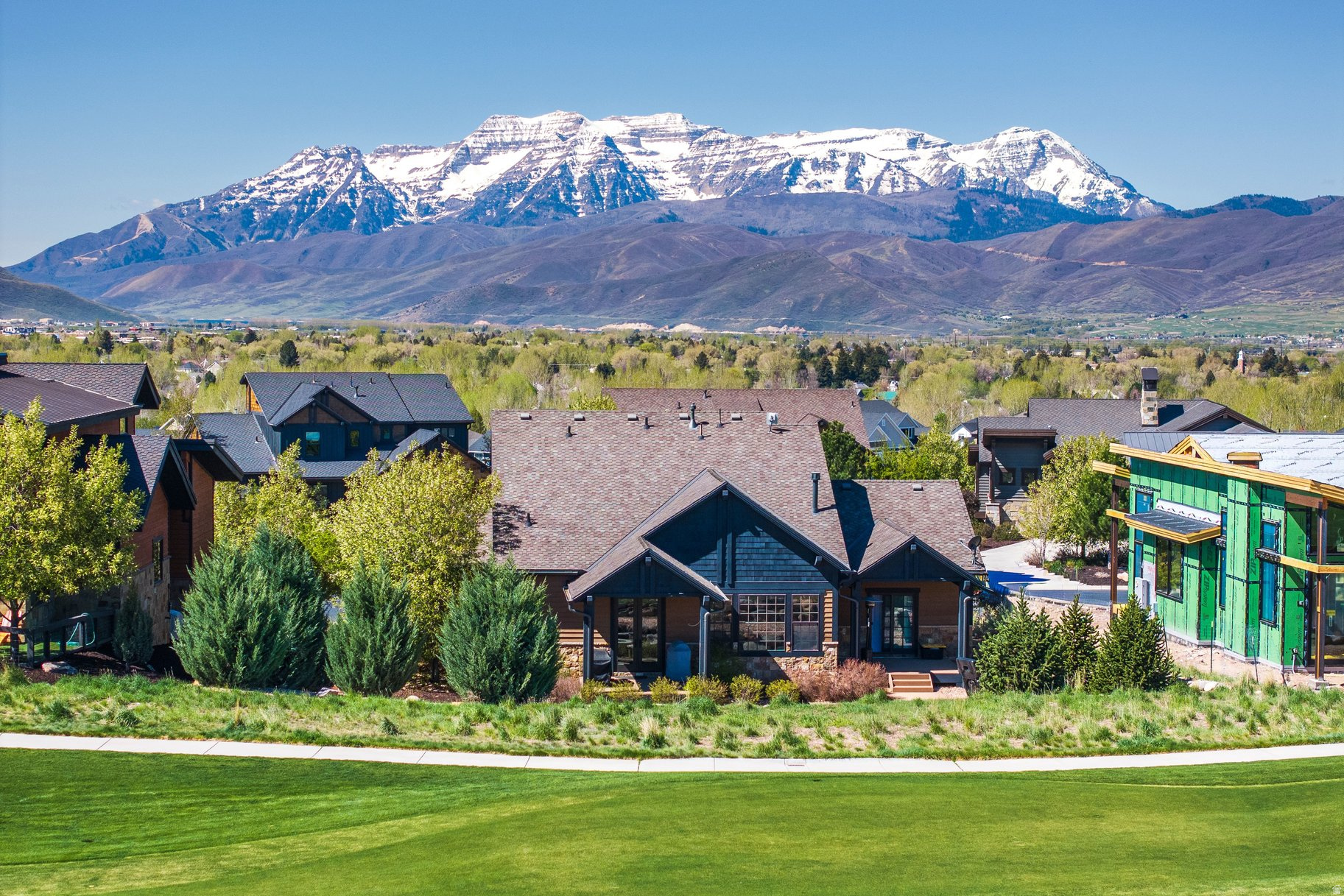RED LEDGES - Residential