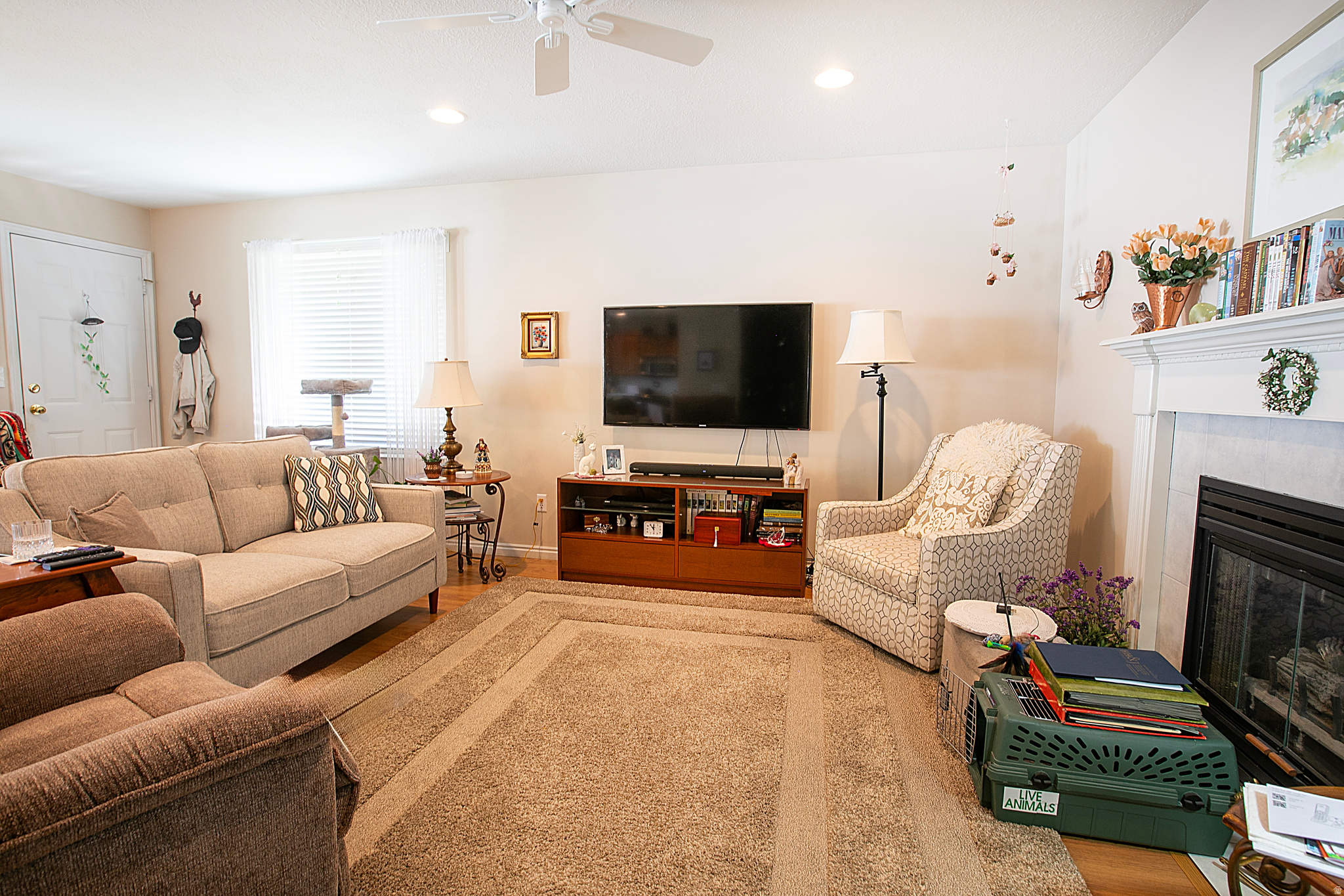 CHIMNEY HILLS - Residential
