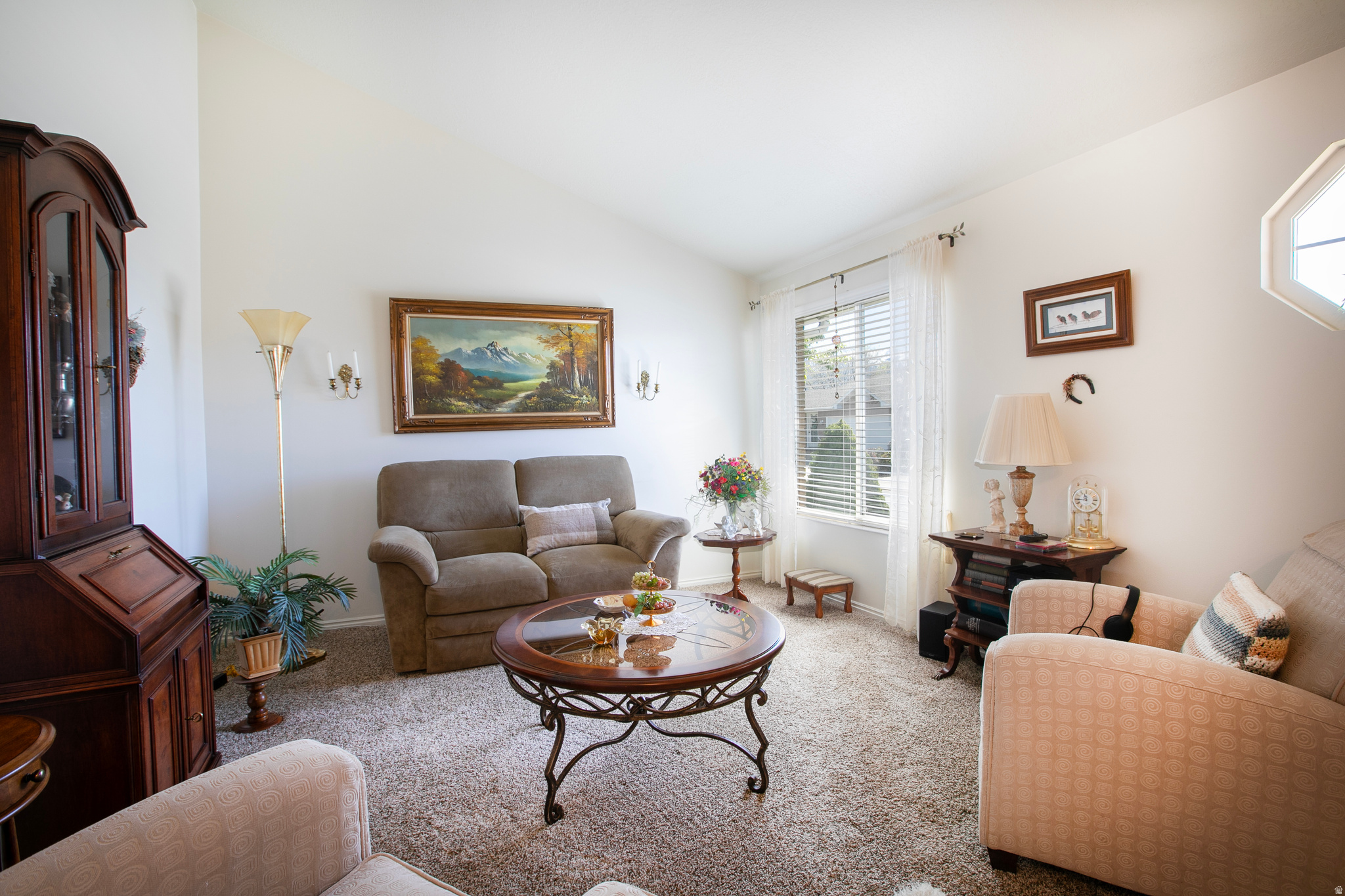 CHIMNEY HILLS - Residential