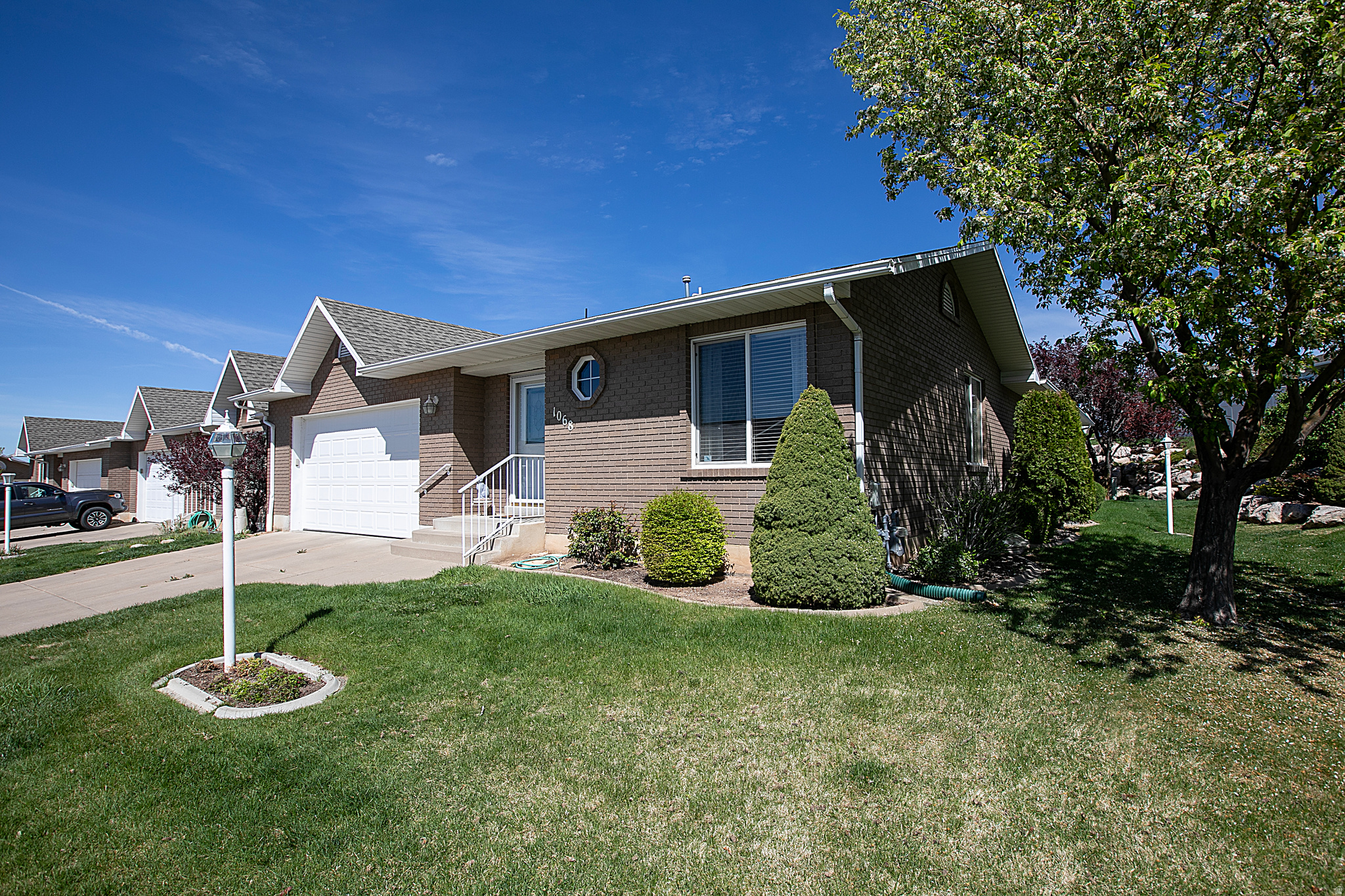 CHIMNEY HILLS - Residential