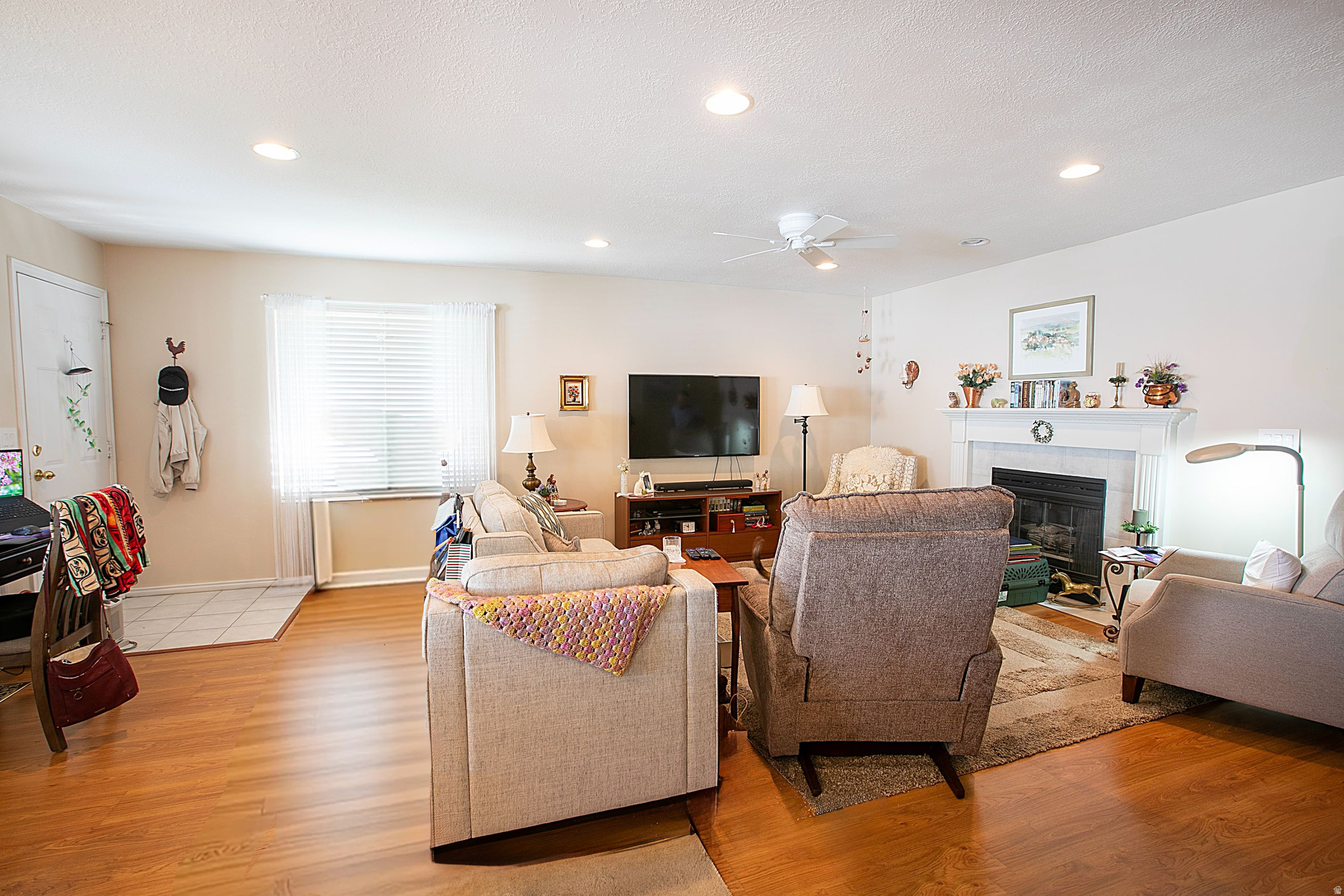 CHIMNEY HILLS - Residential