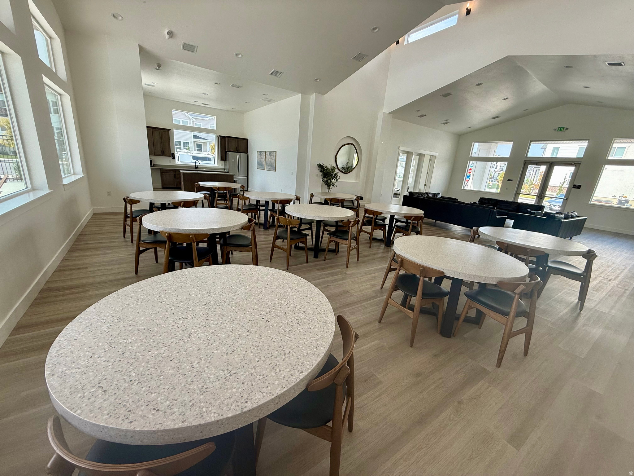 WILLOW POINT - Residential
