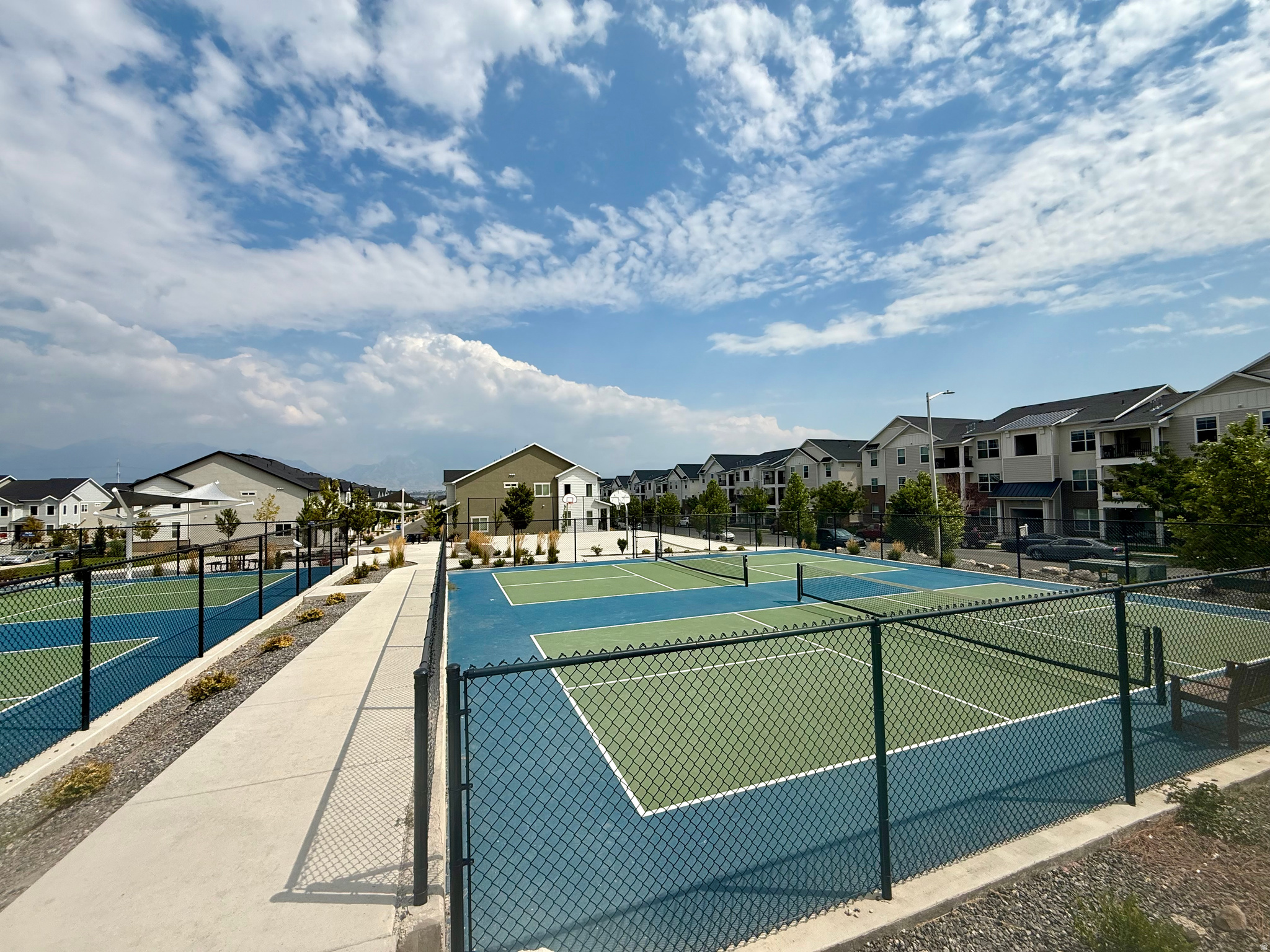 WILLOW POINT - Residential