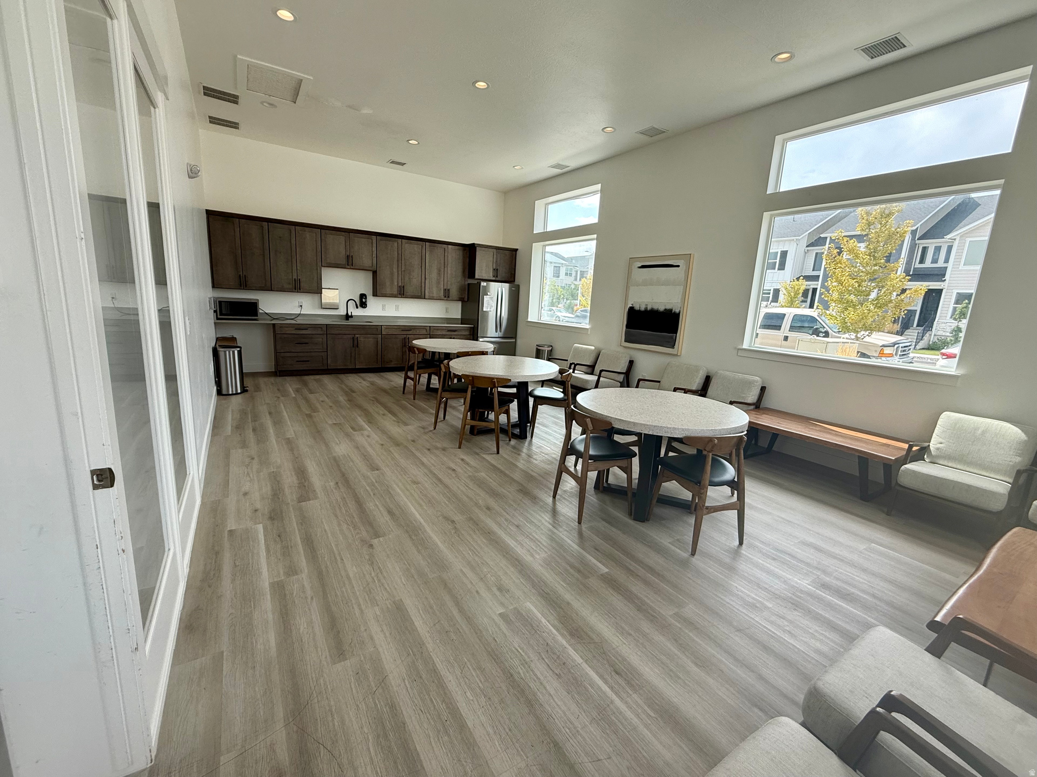 WILLOW POINT - Residential