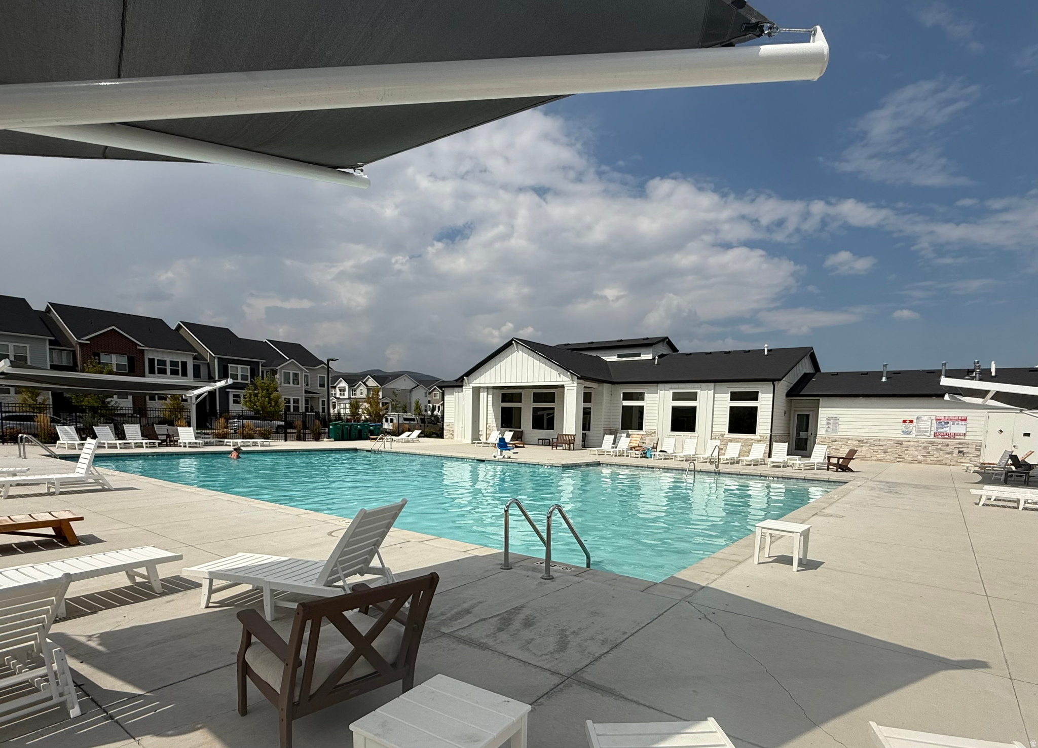 WILLOW POINT - Residential